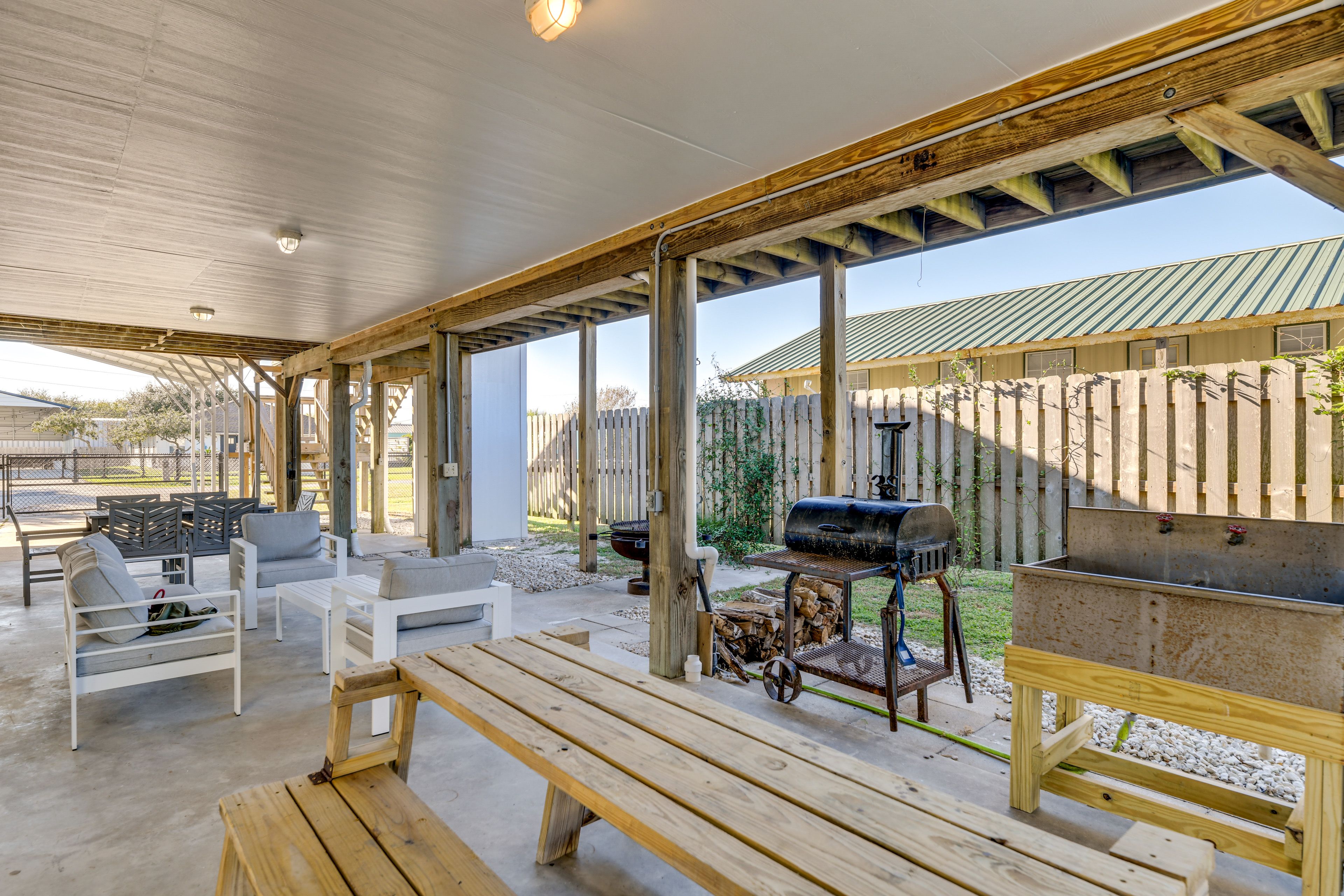 Patio | Charcoal Grill | Fire Pit
