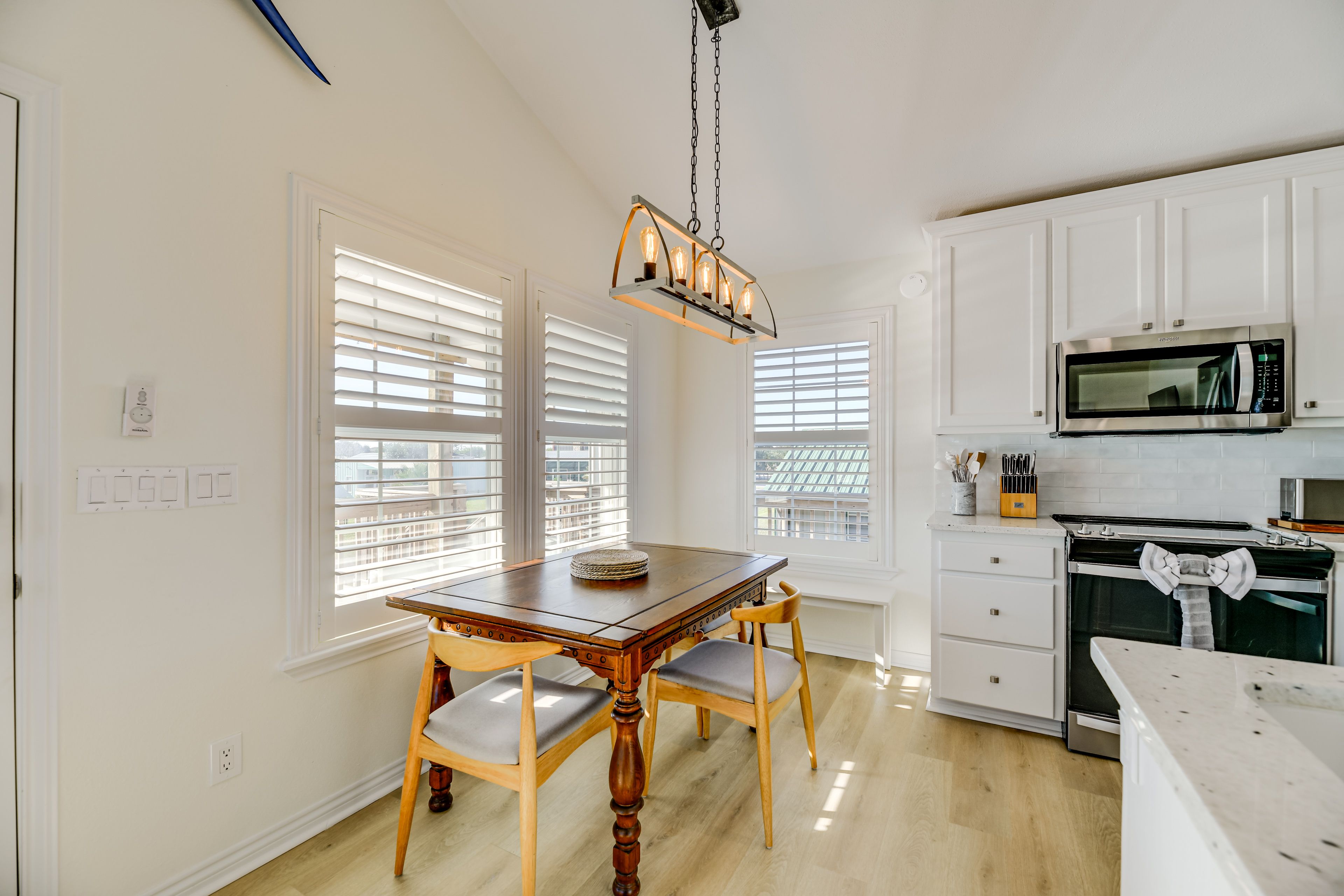 Dining Area | Dishware & Flatware | Main Level