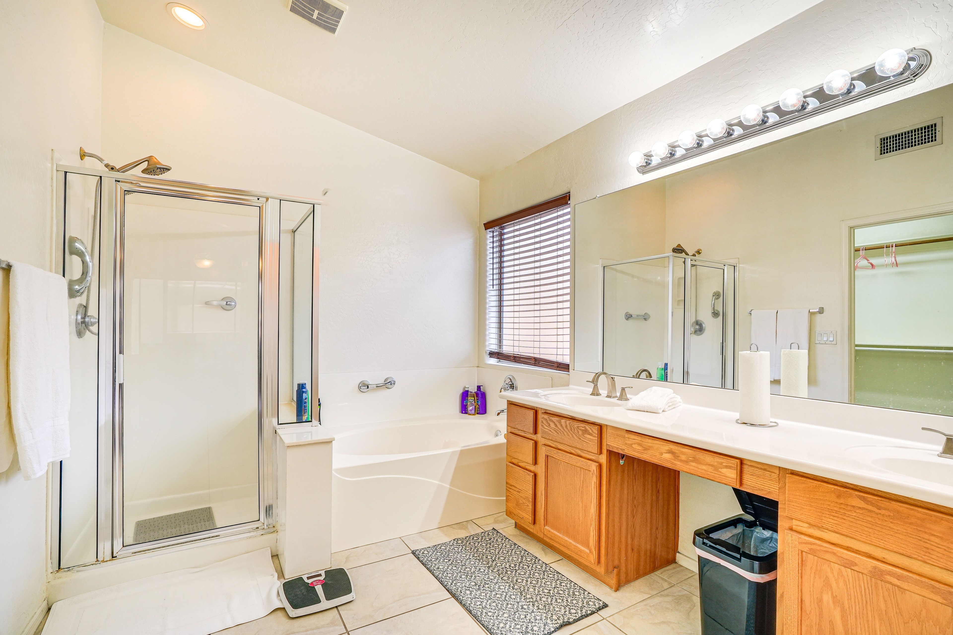 En-Suite Bathroom | Towels Provided