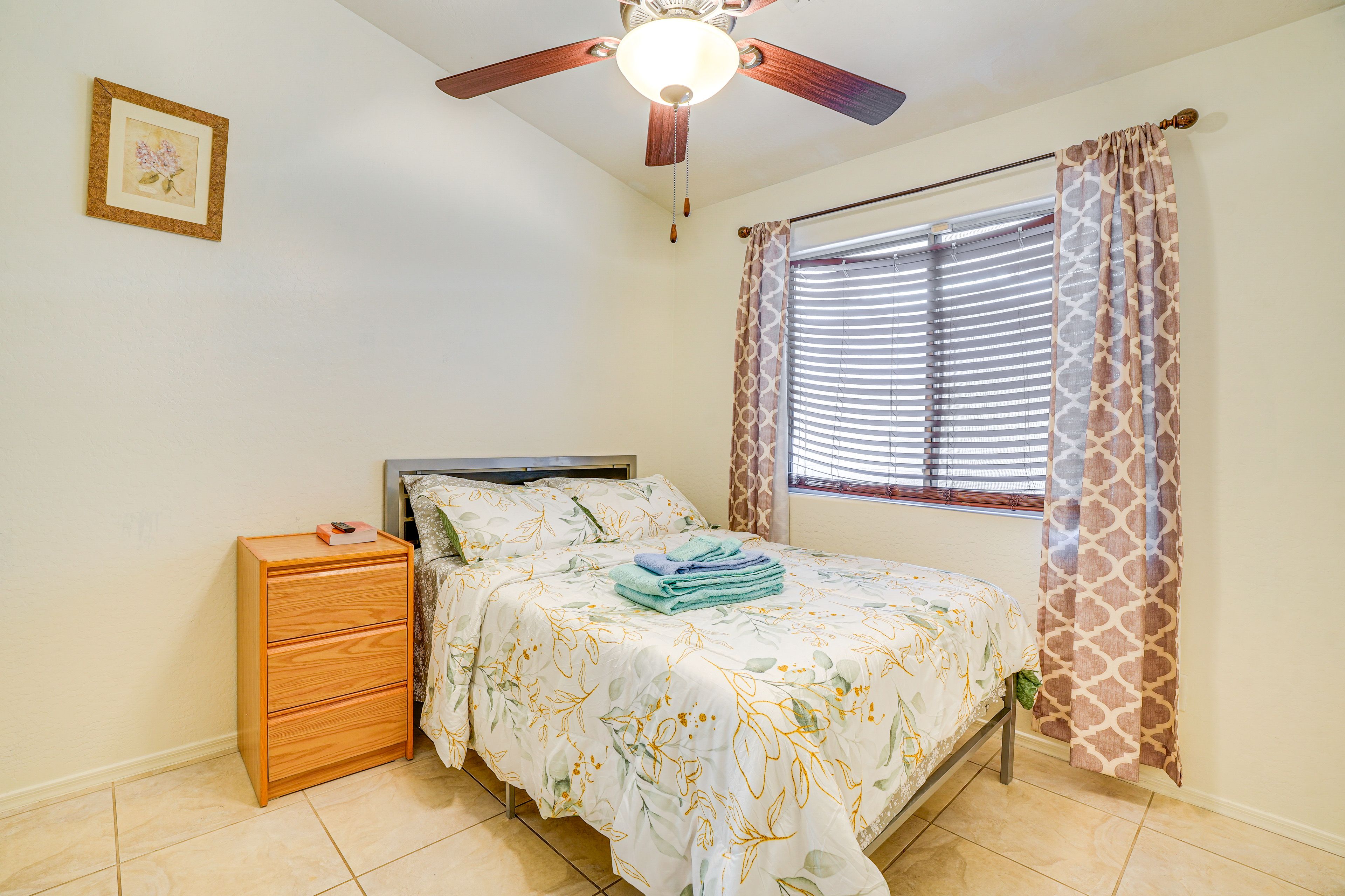 Bedroom 2 | Queen Bed