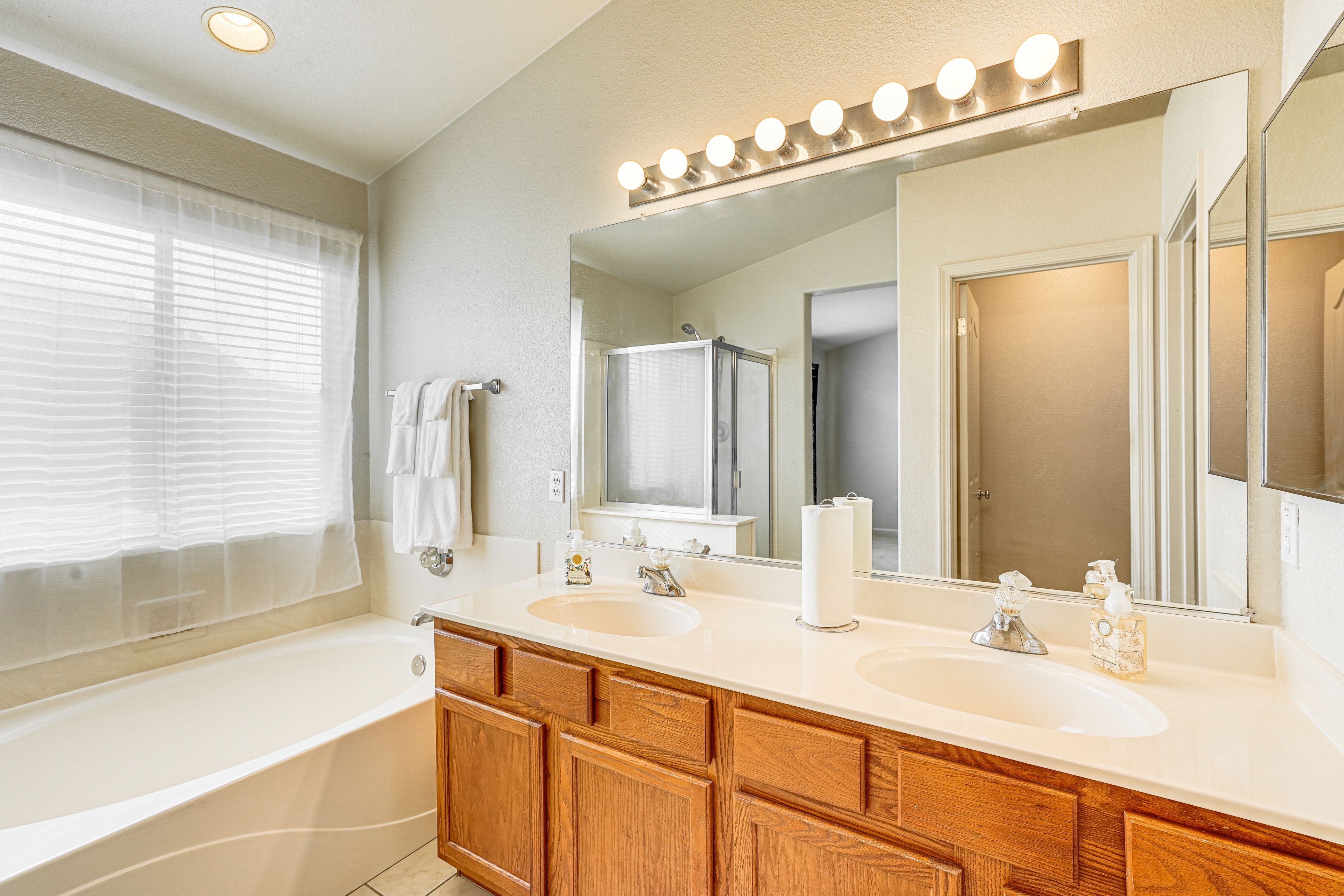 En-Suite Bathroom | Towels Provided