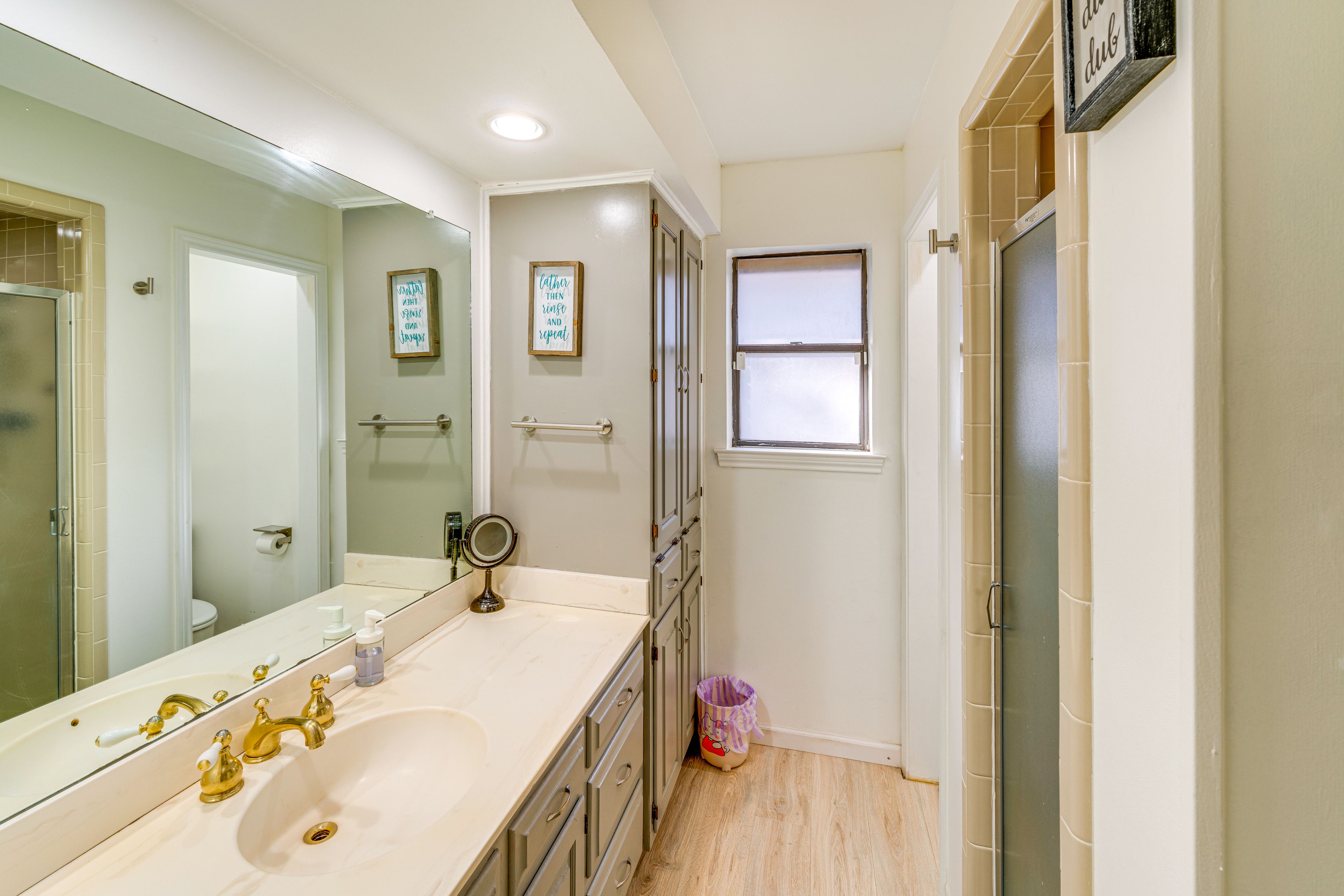 En-Suite Bathroom | Towels Provided