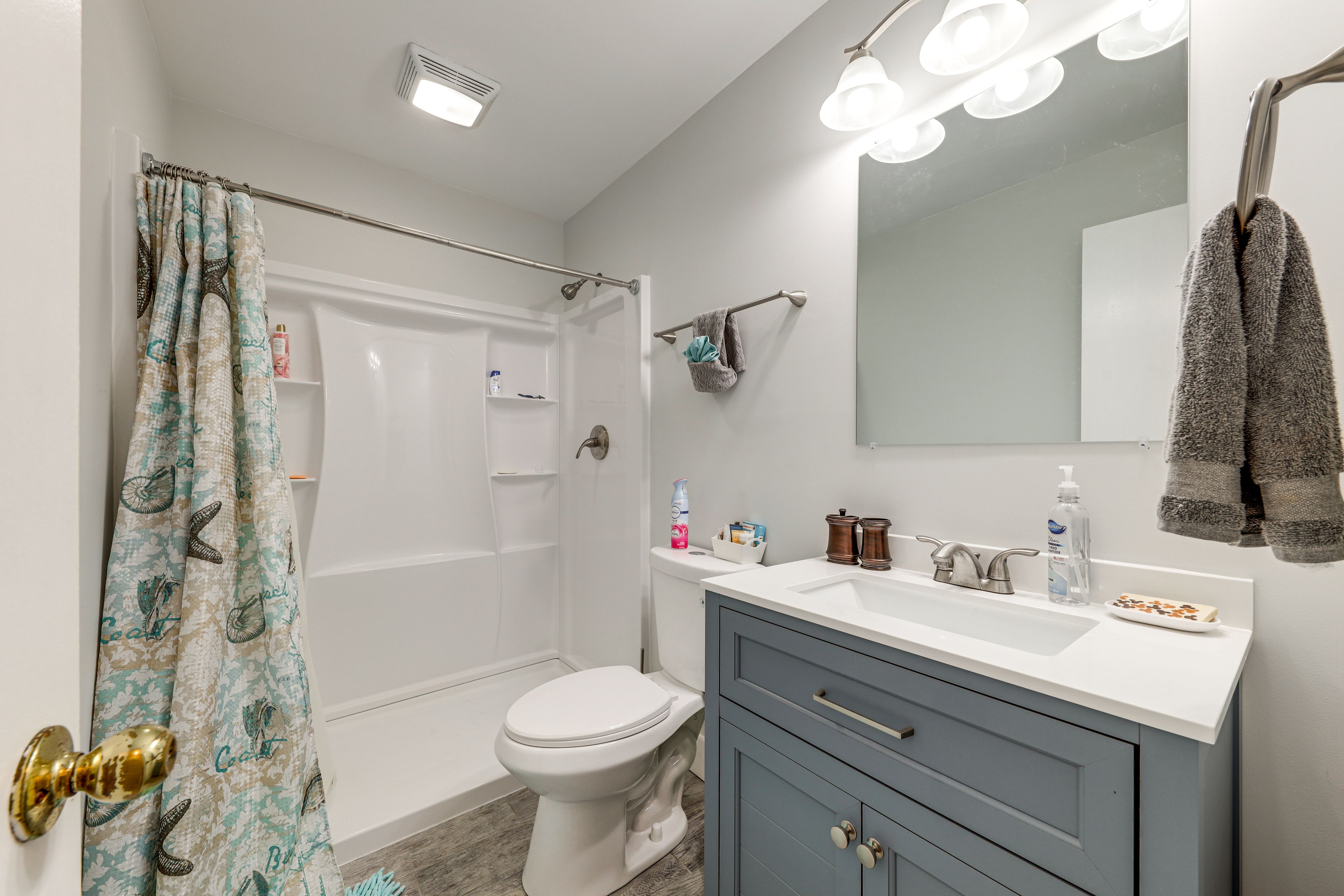 Full Bathroom | Upper Level