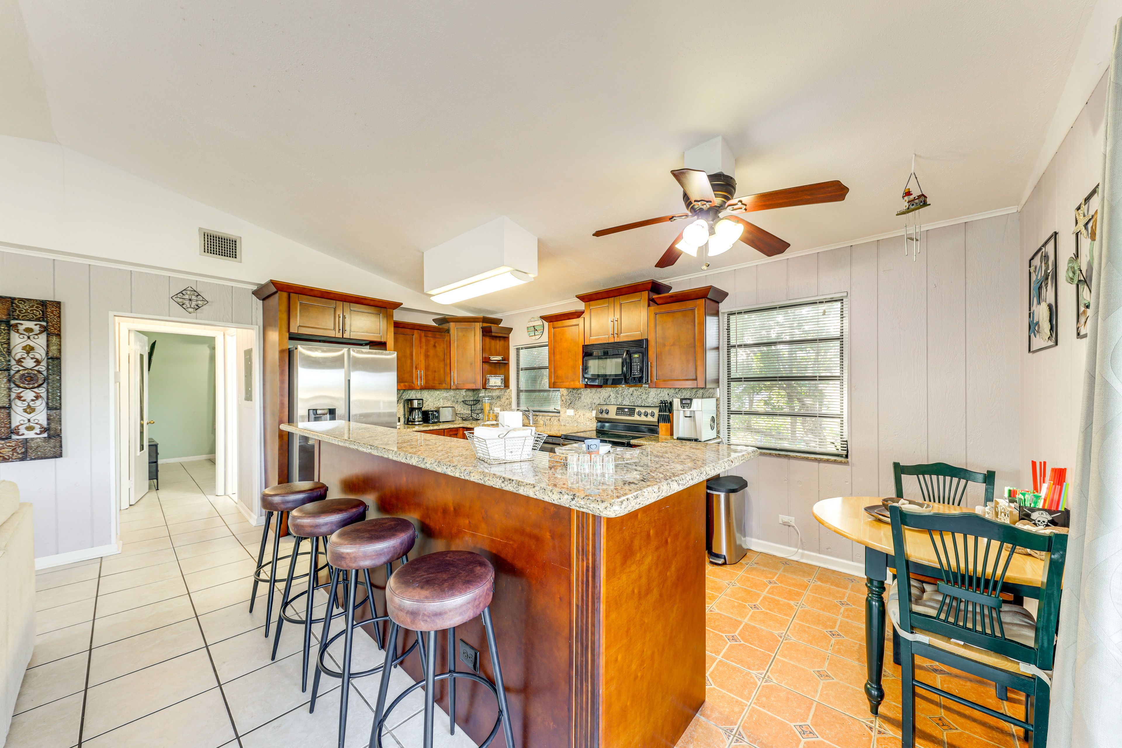 Dining Area | Dishware & Flatware Provided | Central A/C & Heat | Upper Level