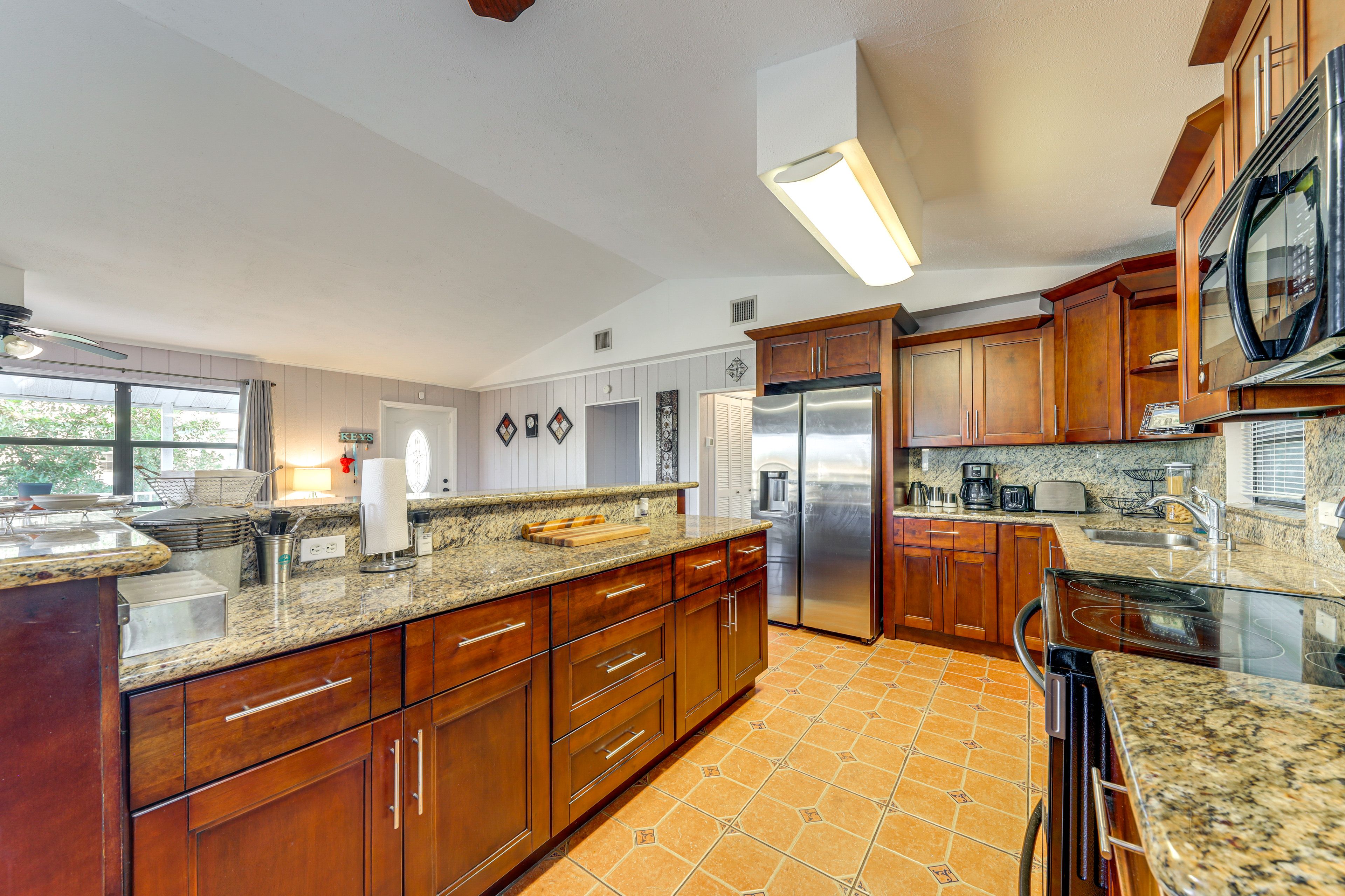 Kitchen | Cooking Basics | Dishwasher | Upper Level