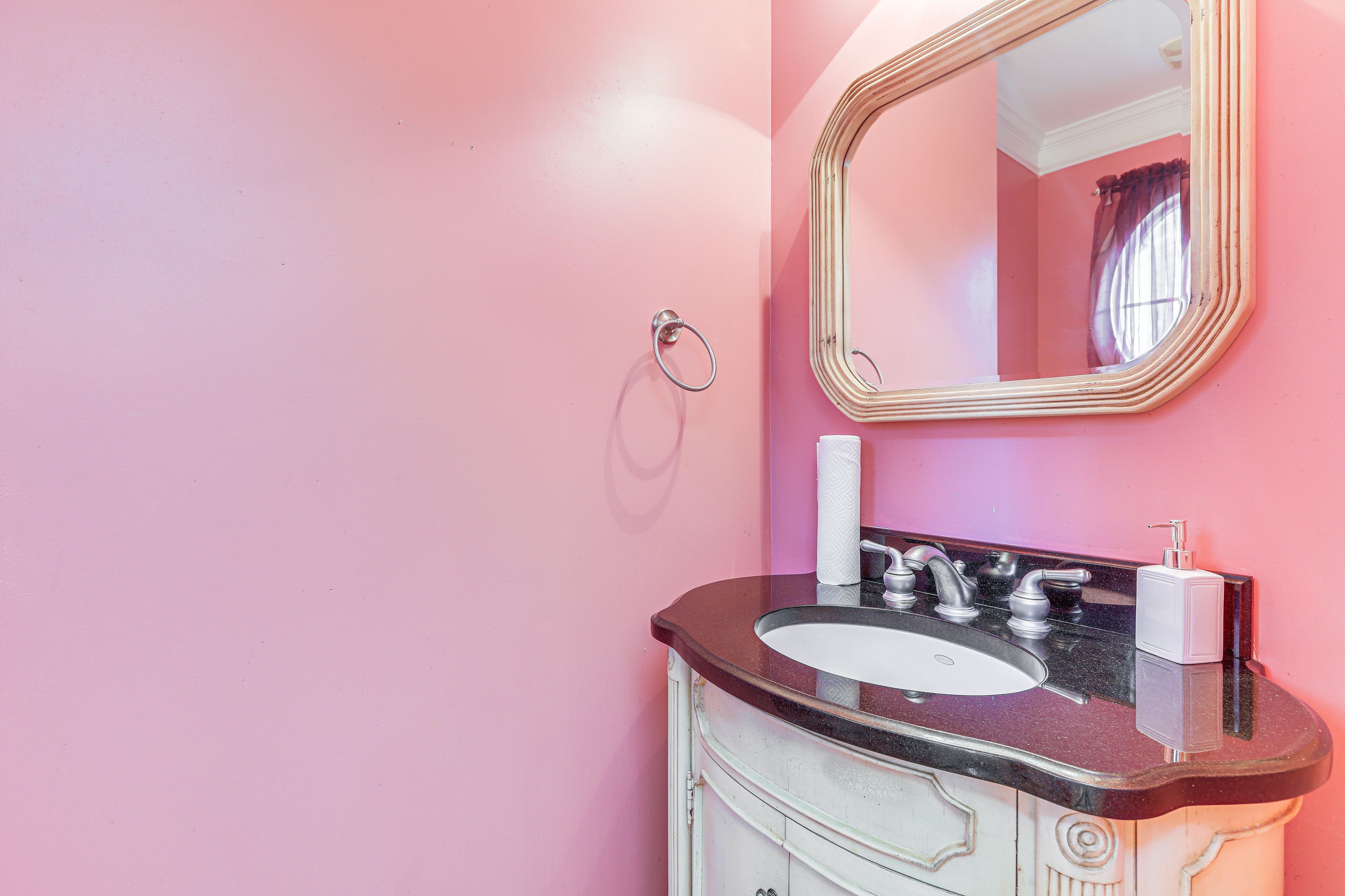 Half Bathroom | 1st Floor
