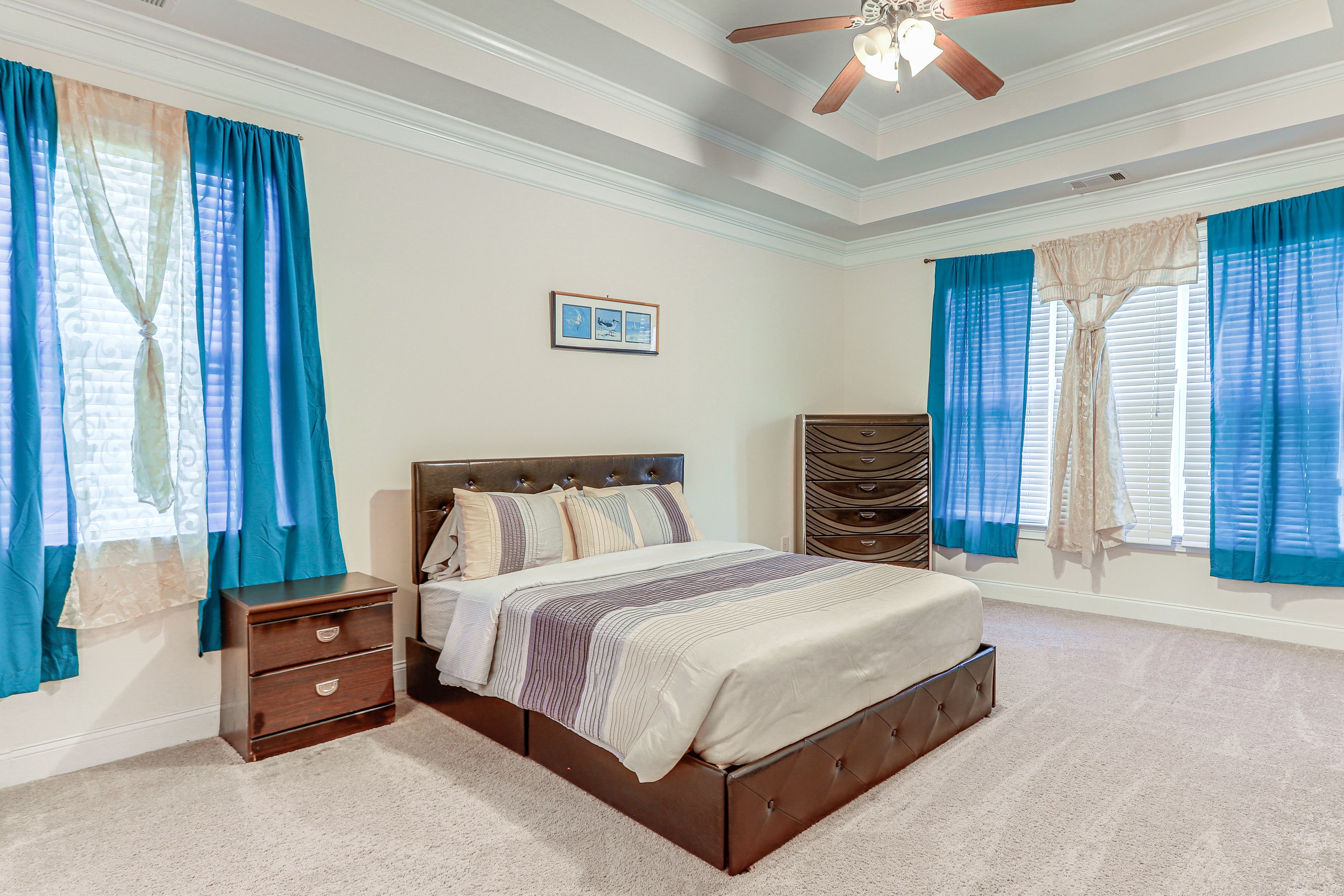 Bedroom 1 | Queen Bed | 1st Floor | En-Suite Bathroom