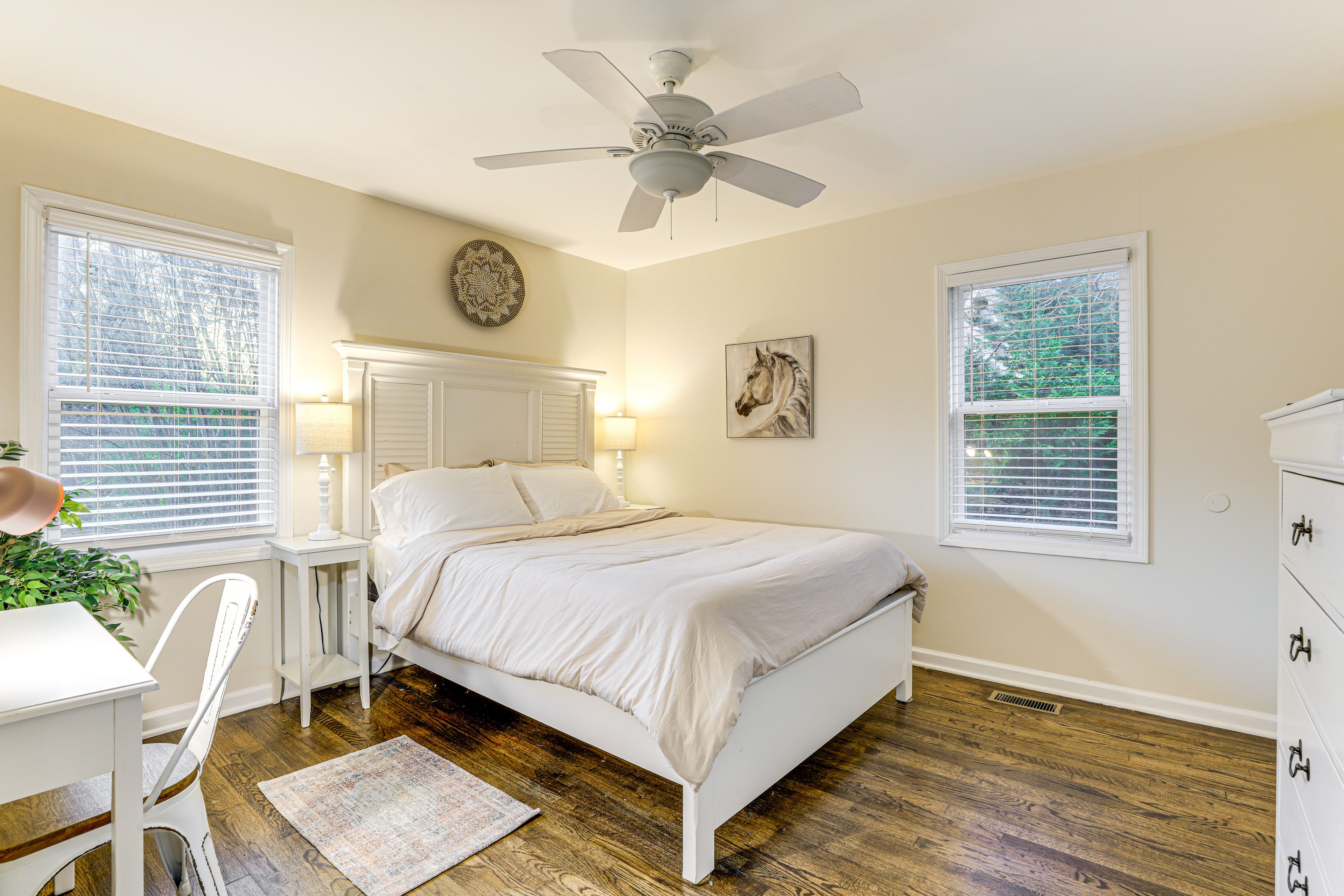 Bedroom 1 | Queen Bed | Linens Provided