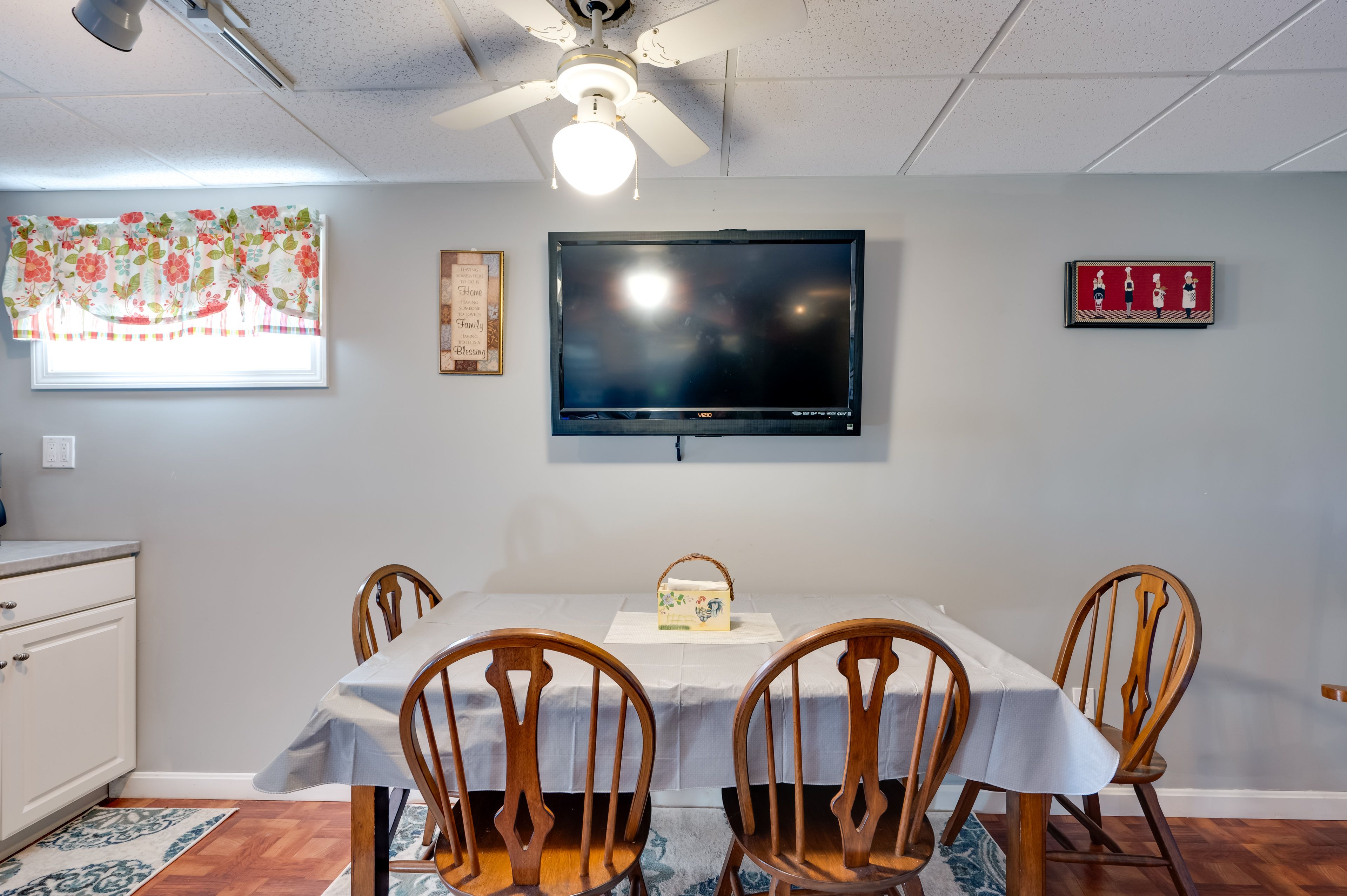 Dining Area | Dishware & Flatware Provided | Central A/C & Heat