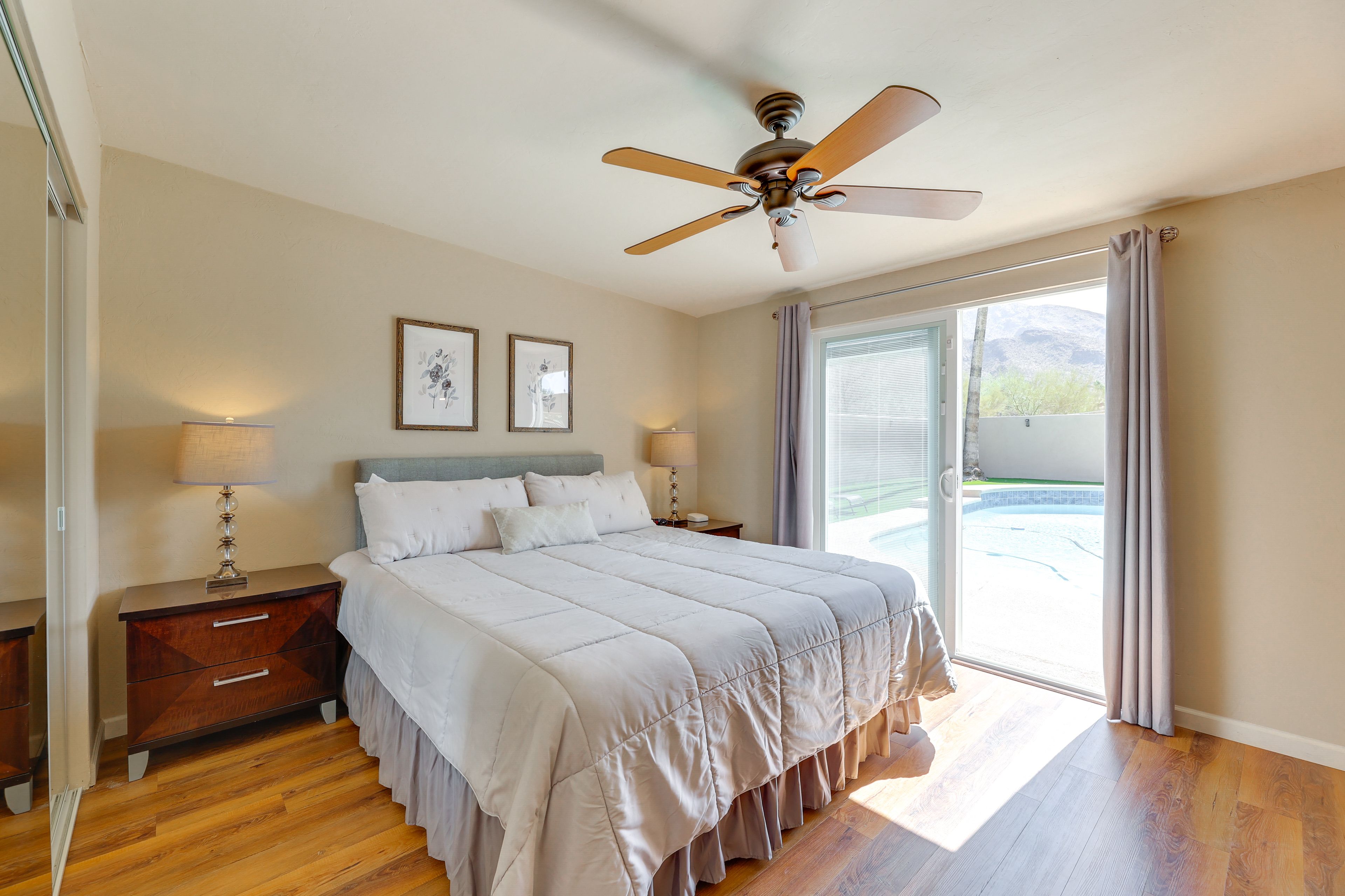 Bedroom 1 | King Bed