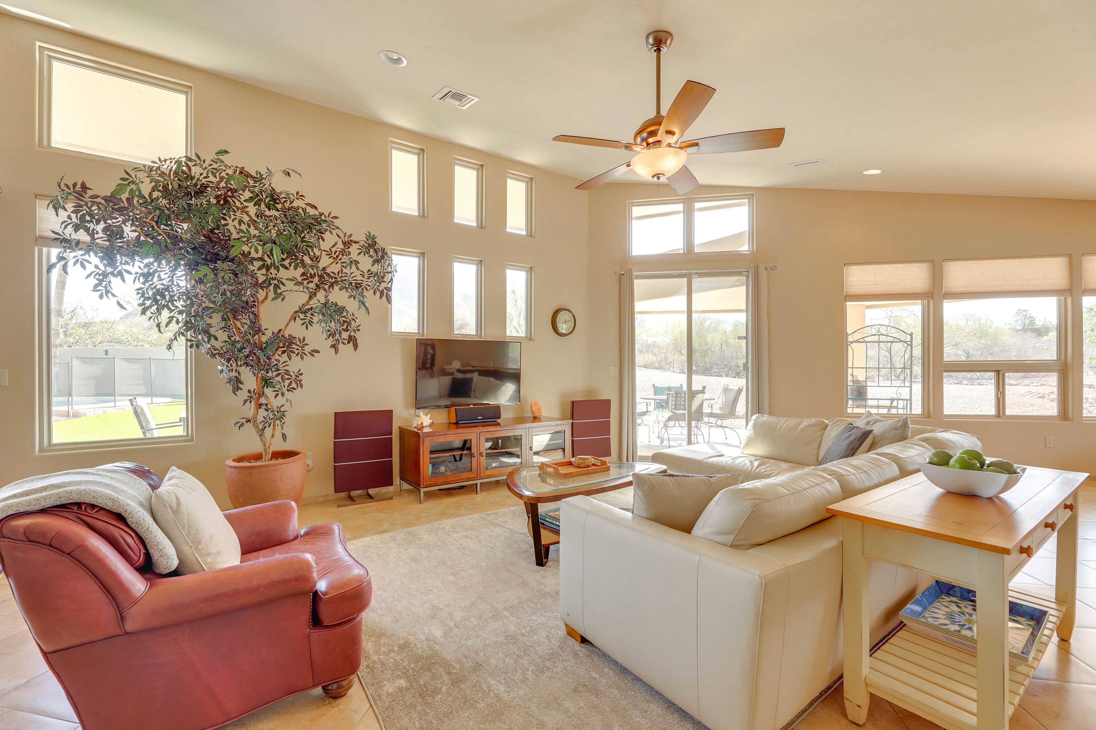 Living Room | Central A/C & Heat | Smart TV