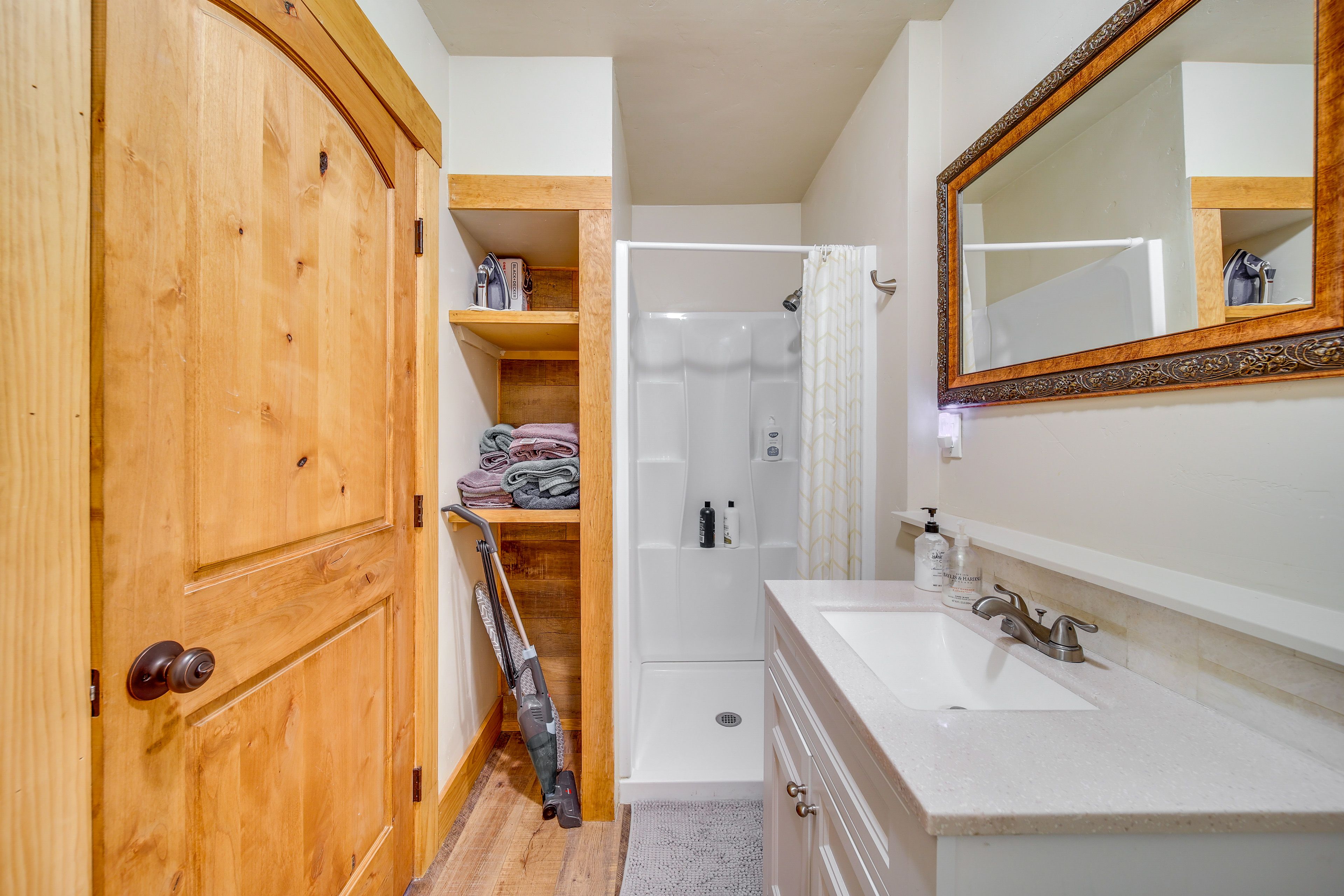 Full Bath | Towels | Hair Dryer