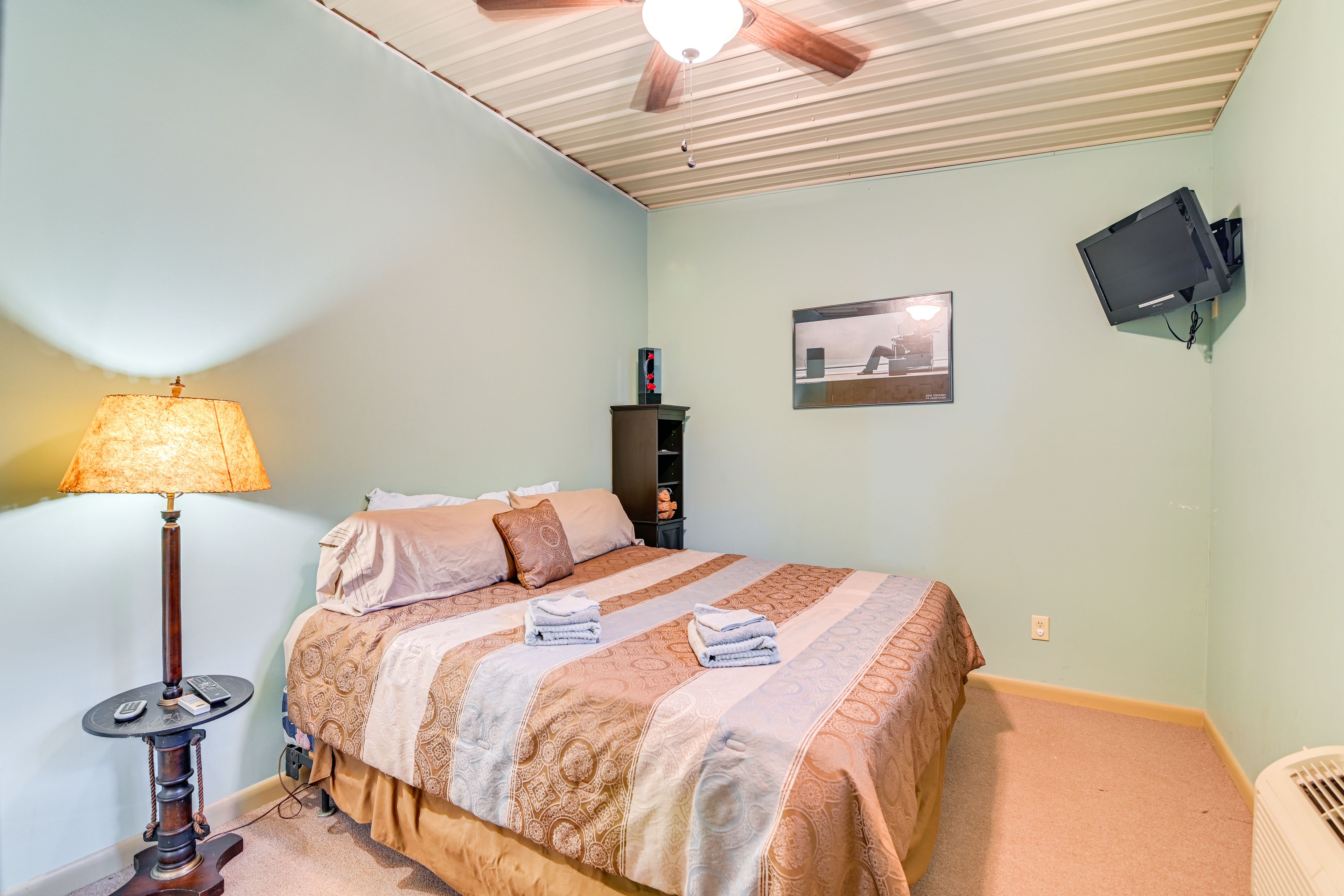 Bedroom 2 | King Bed
