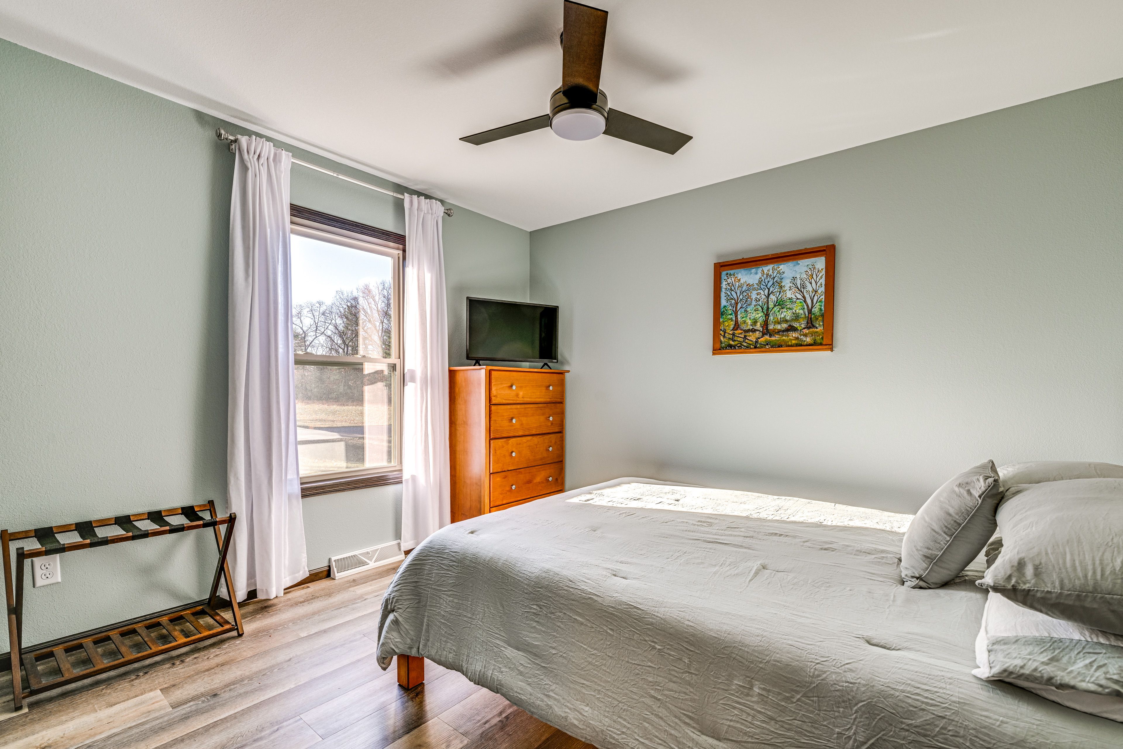 Bedroom 2 | Main Level | Queen Bed | Smart TV