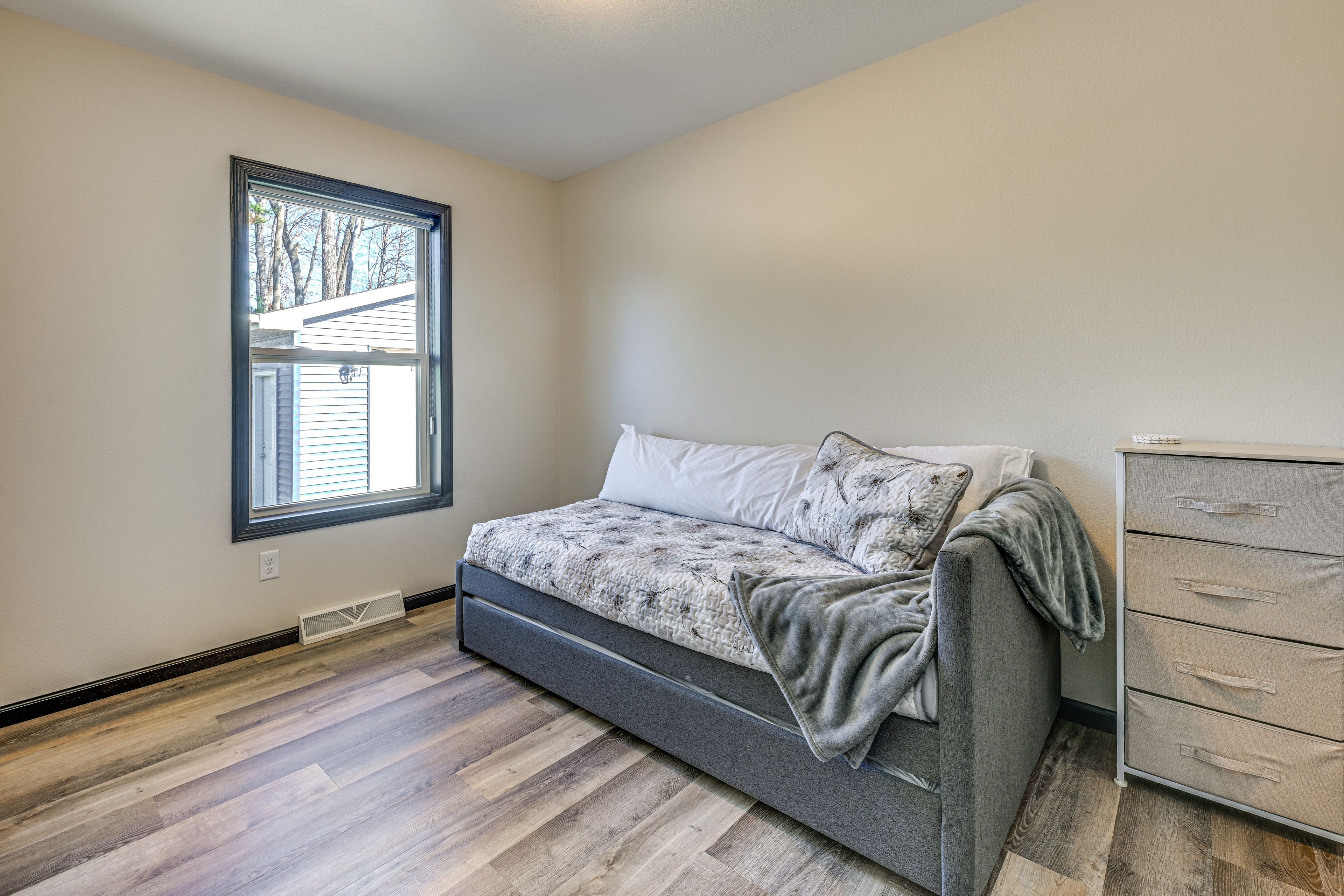 Bedroom 3 | Main Level | Twin Daybed w/ Twin Trundle