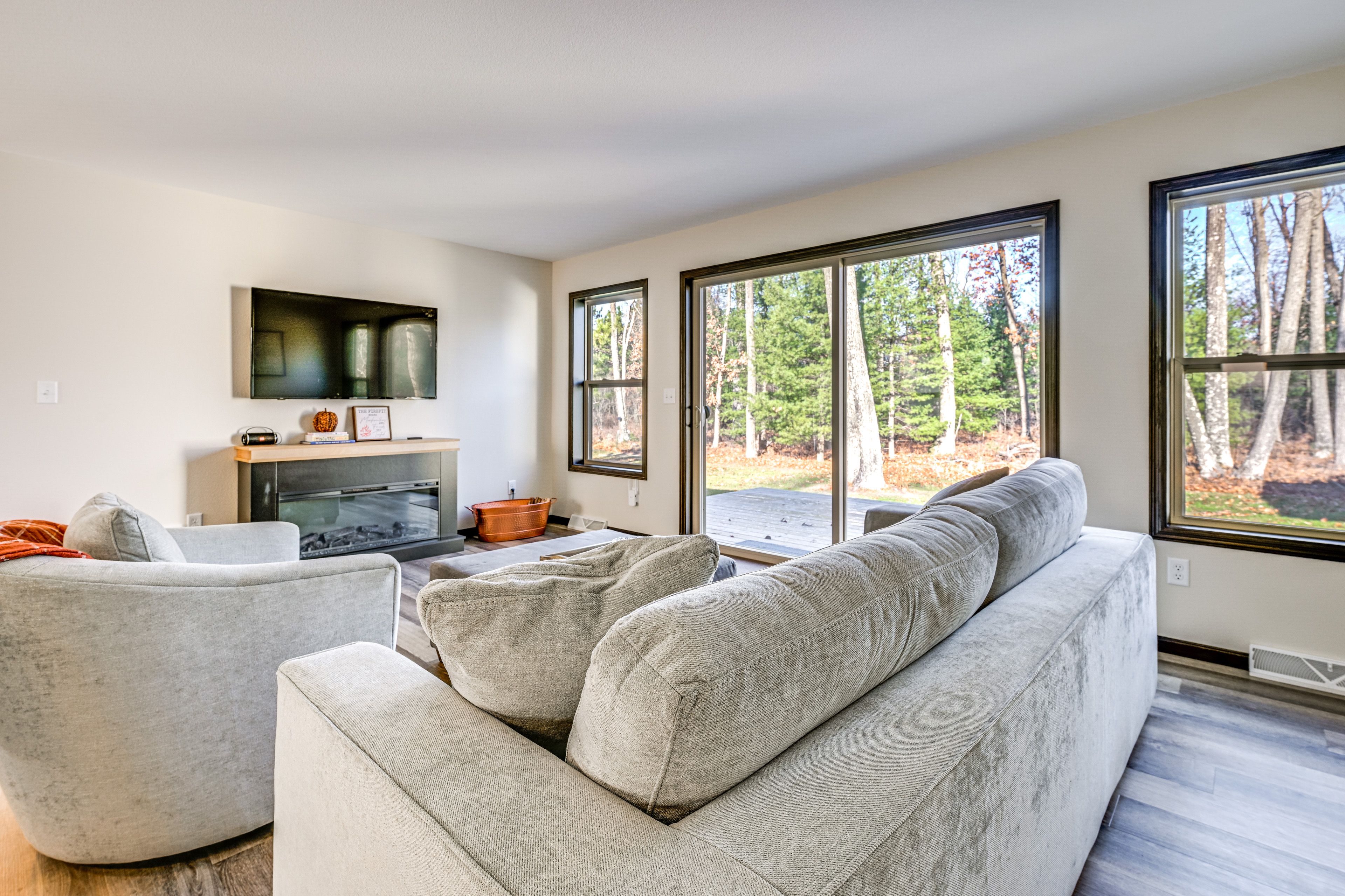 Living Room | Main Level | Full Sleeper Sofa | Fireplace | Central Heating & A/C