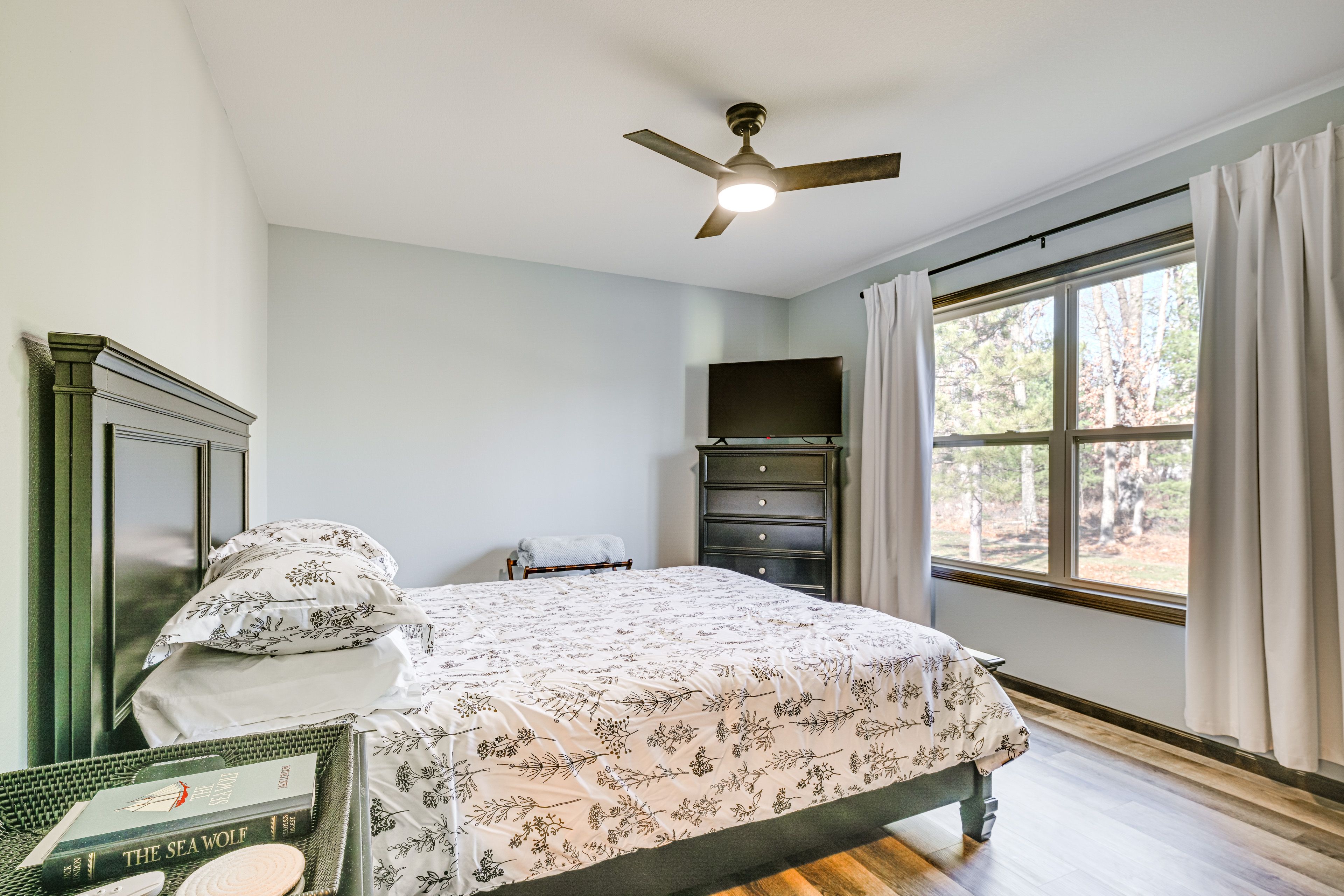 Bedroom 1 | Main Level | Queen Bed | Smart TV | Linens Provided