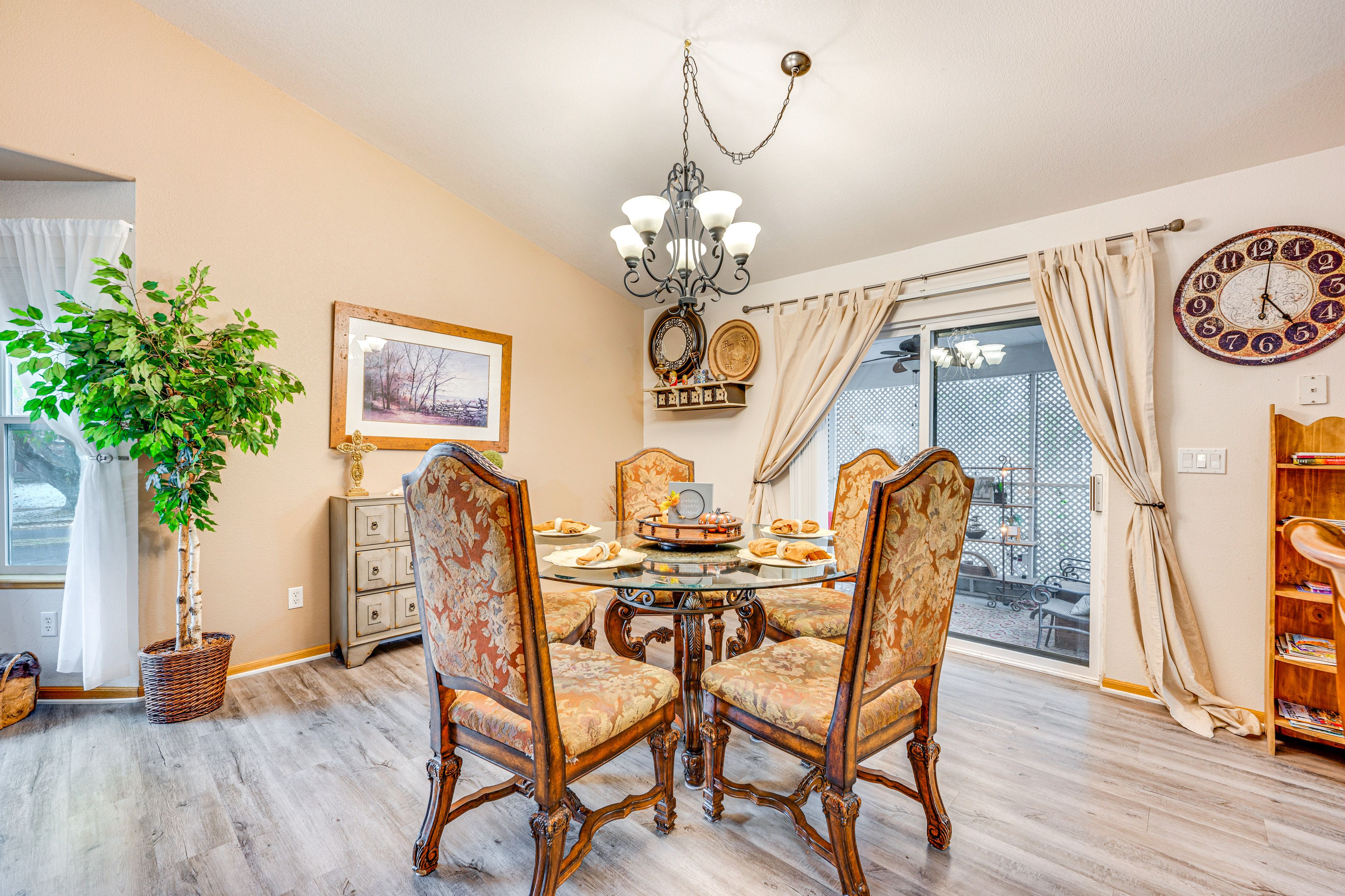 Dining Area | Dishware & Flatware Provided | Main Floor