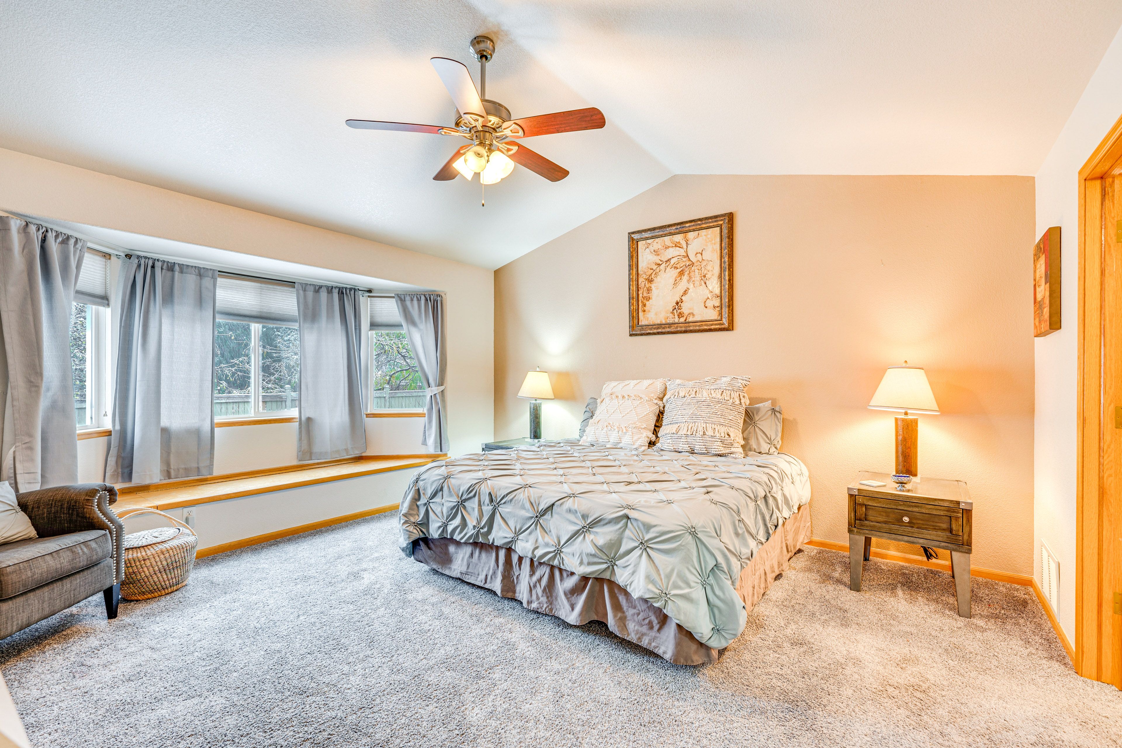 Bedroom 1 | King Bed | Walk-In Closet | En-Suite Bathroom | Main Floor