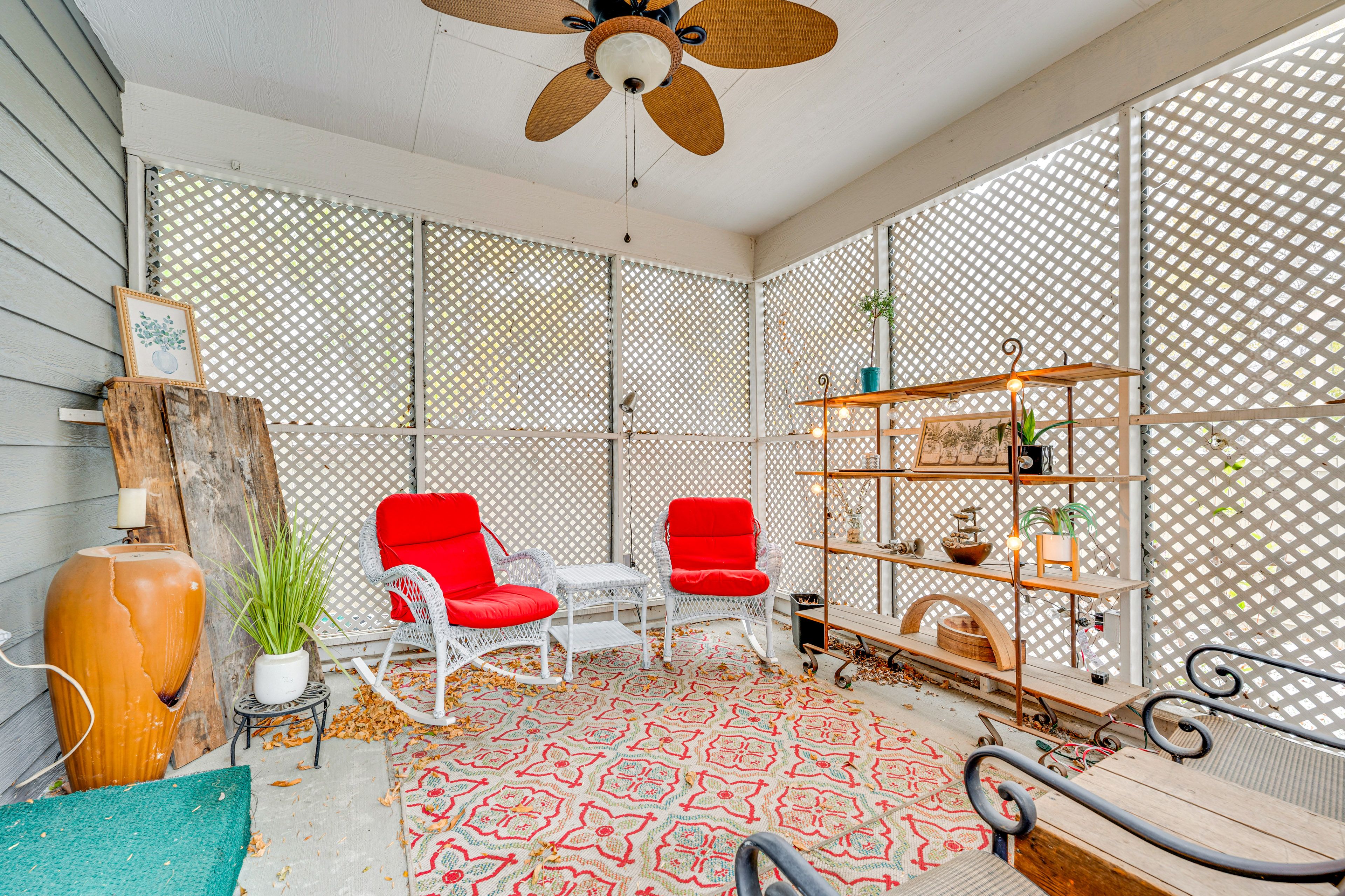 Enclosed Patio | Outdoor Seating