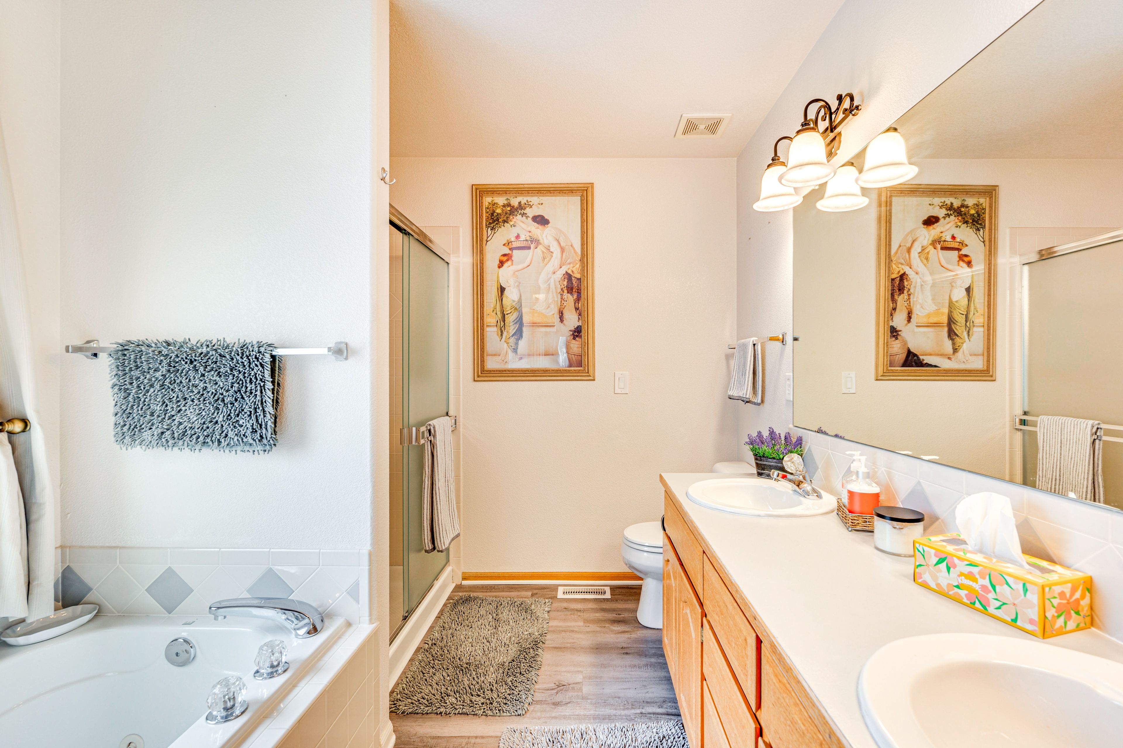Full Bathroom | Main Floor