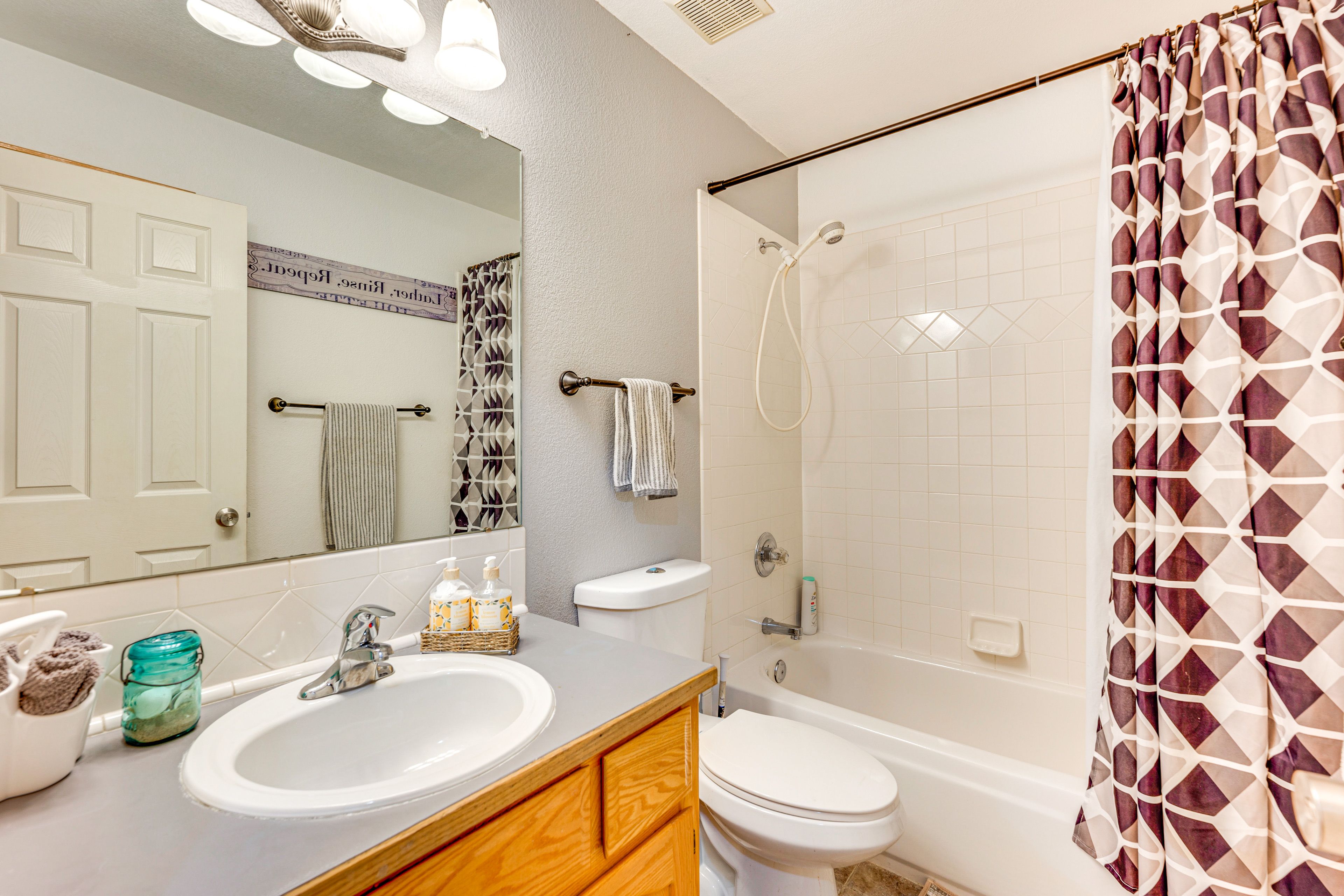 Full Bathroom | Main Floor