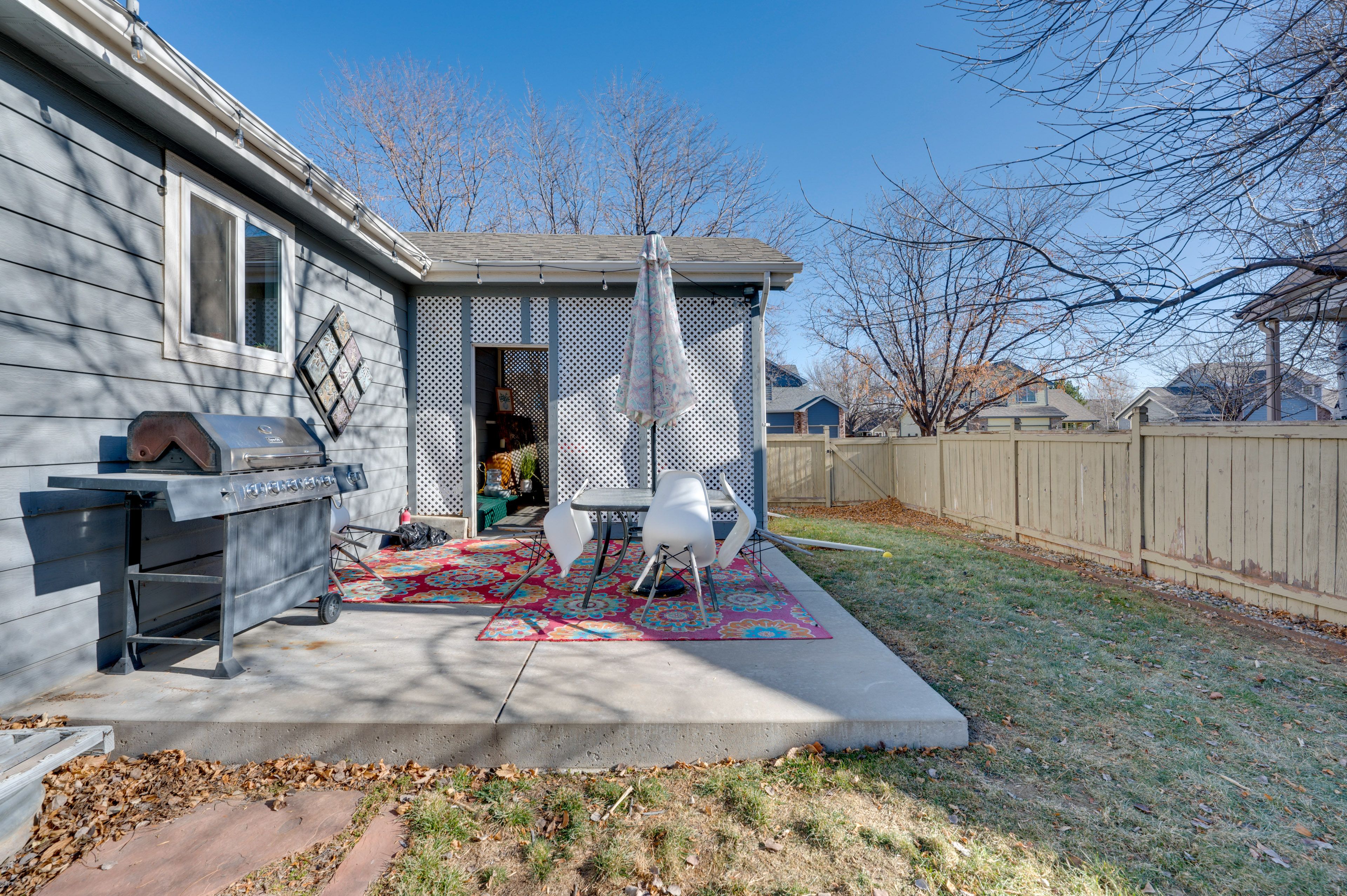 Fenced-In Yard | Dining Table w/ Umbrella | Gas Grill
