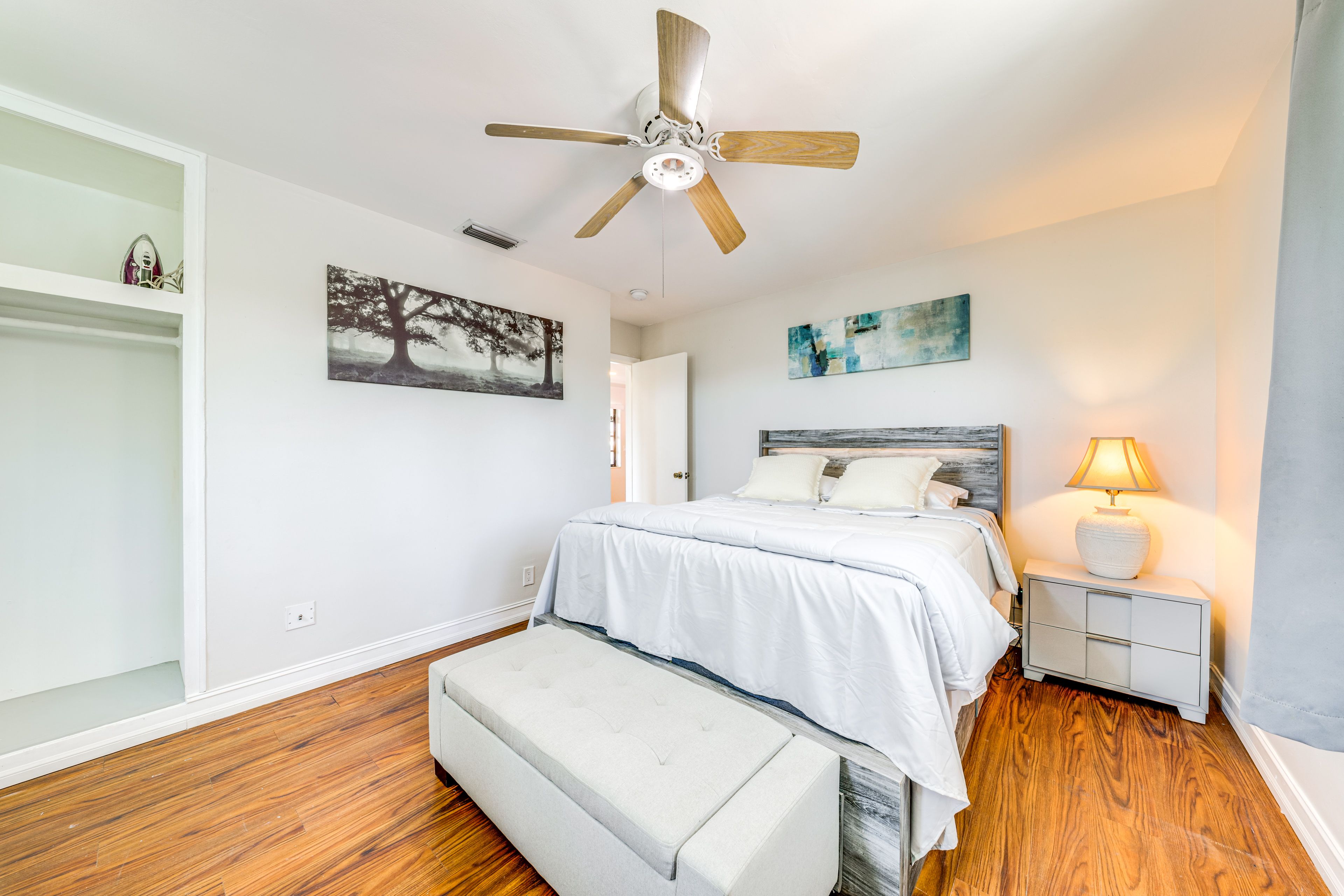Bedroom 3 | Queen Bed
