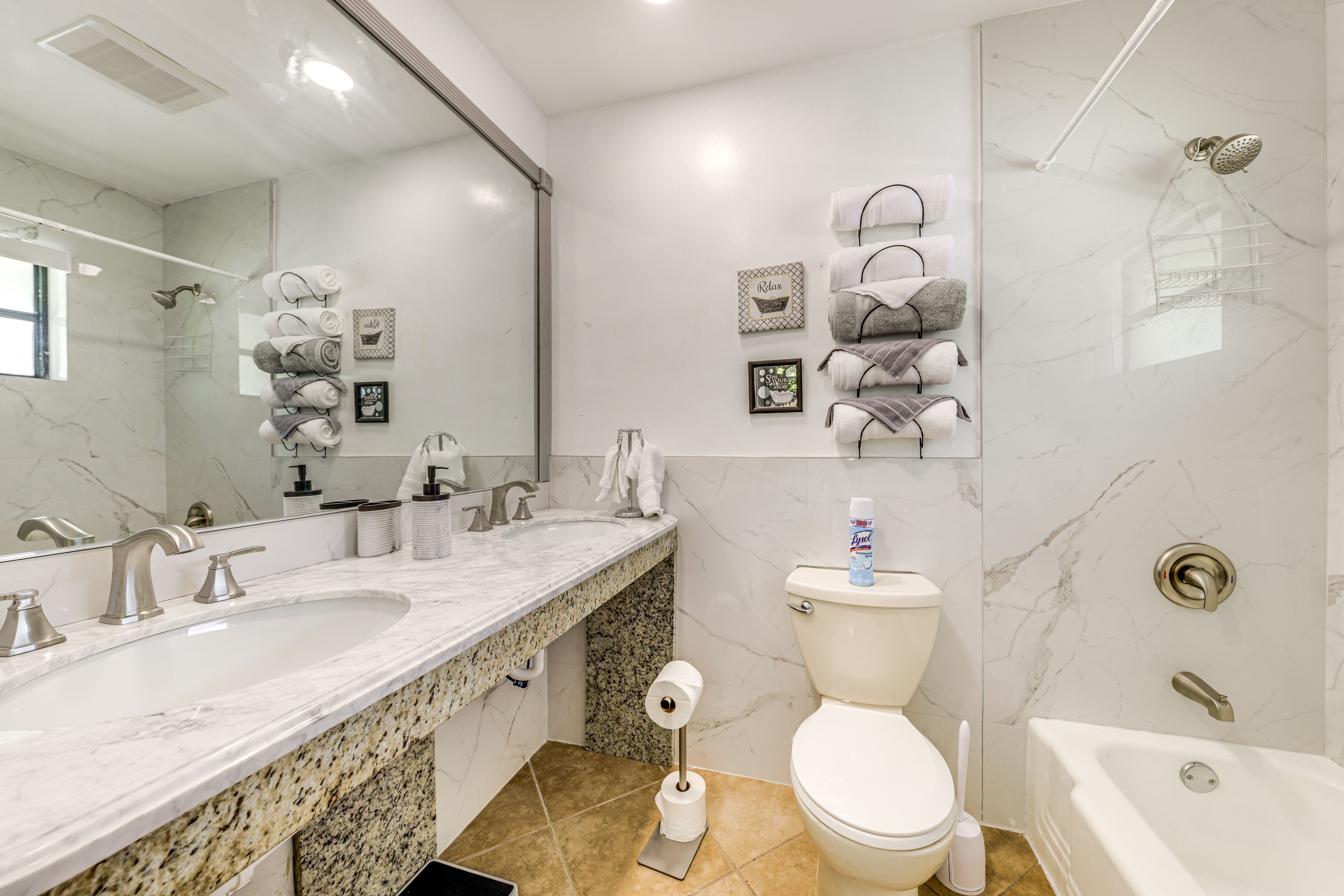 En-Suite Bathroom | Towels Provided