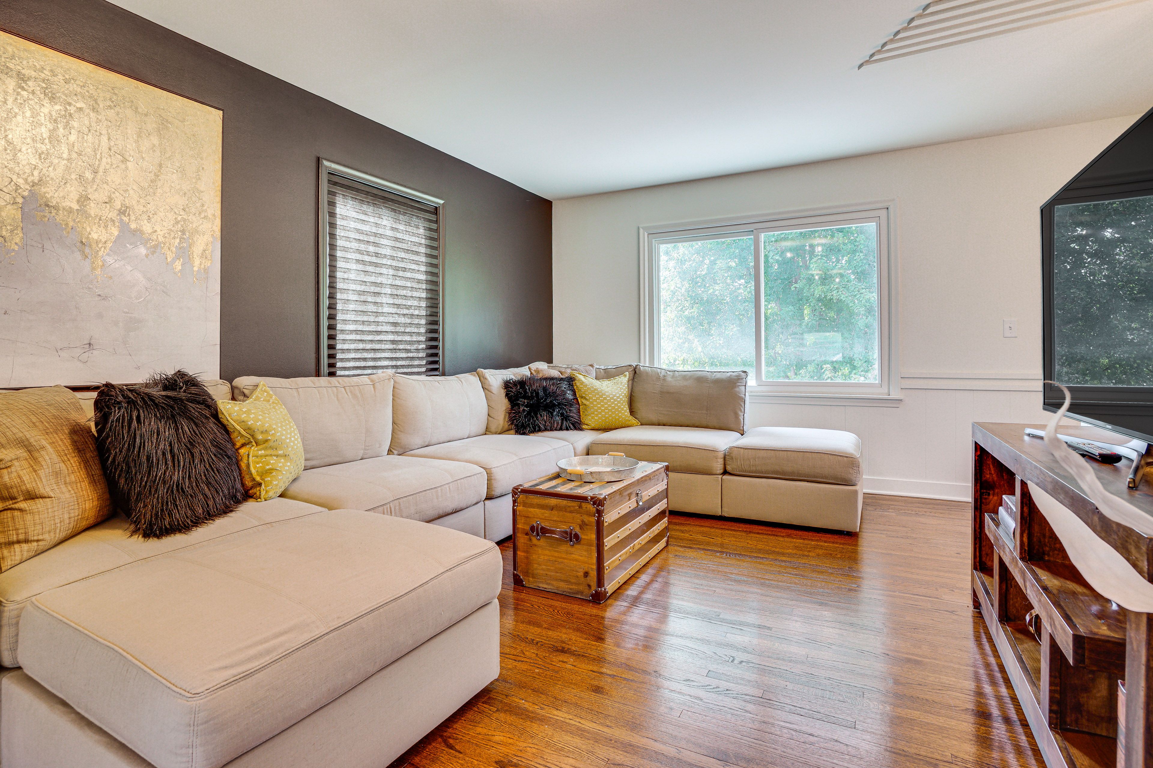 Living Room | Main Level | Smart TV