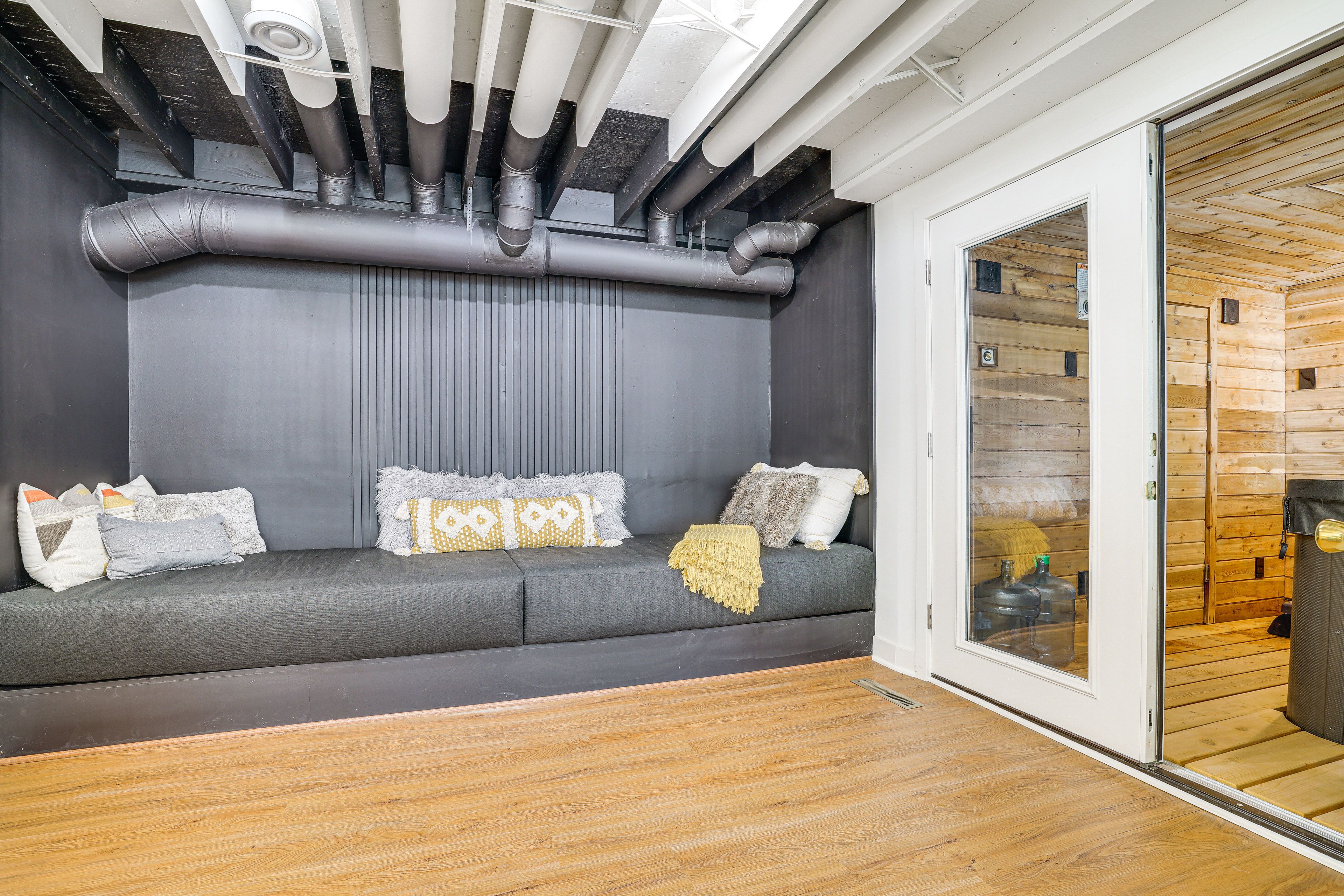 Sleeping Nook | Lower Level | Twin Daybed