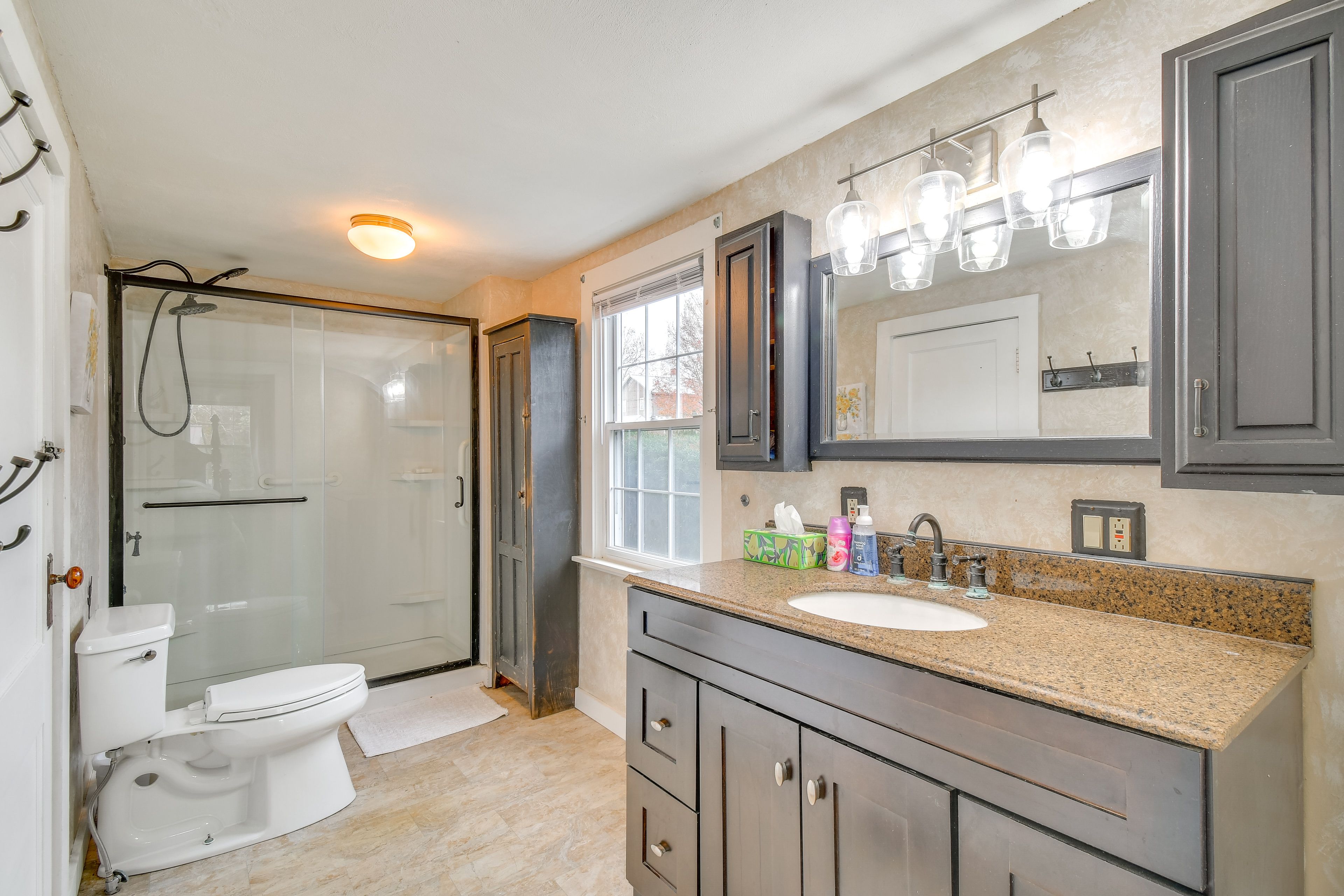 En-Suite Bathroom | Towels Provided | 1st Floor