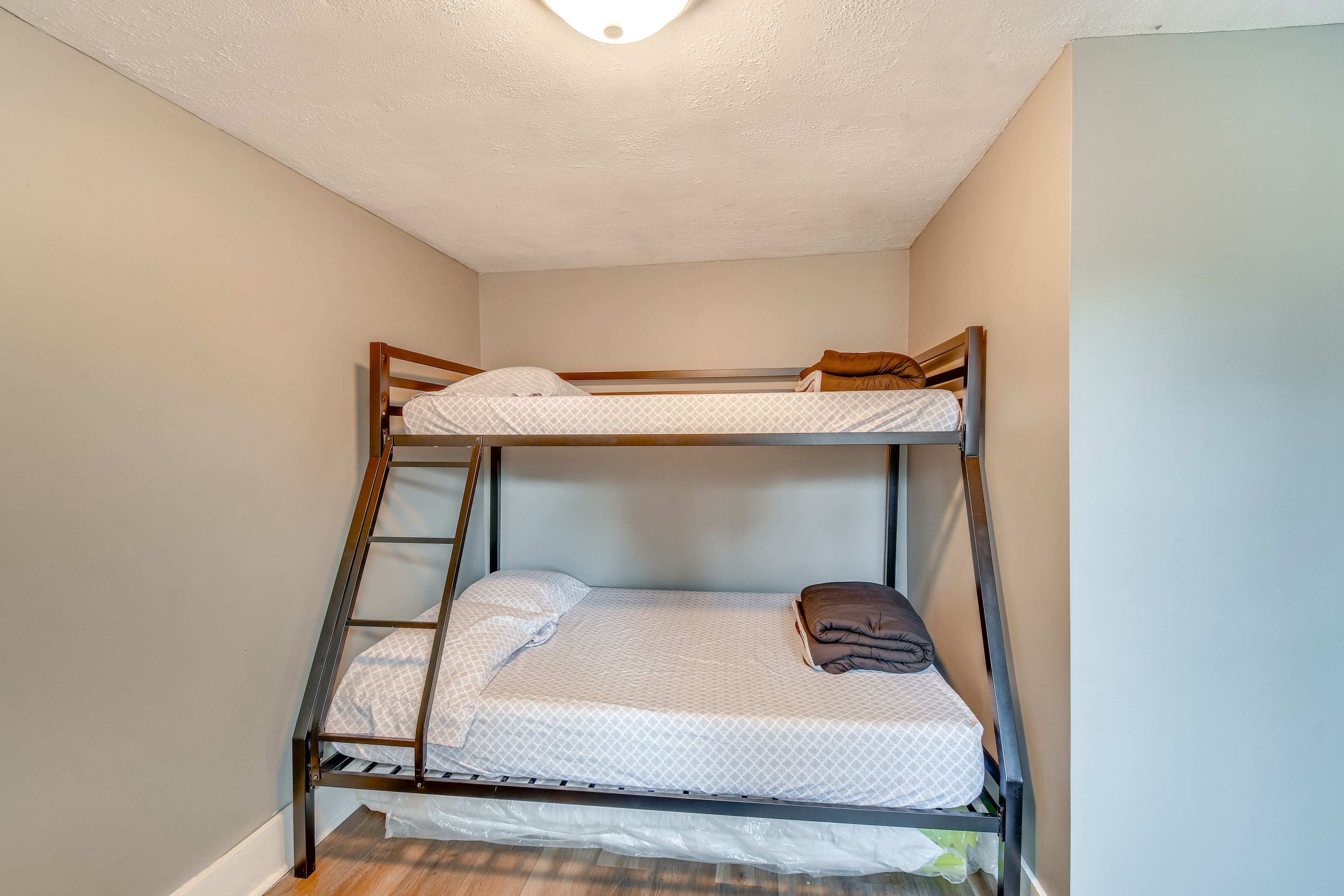 Bedroom 3 | Twin/Full Bunk Bed | 2nd Floor