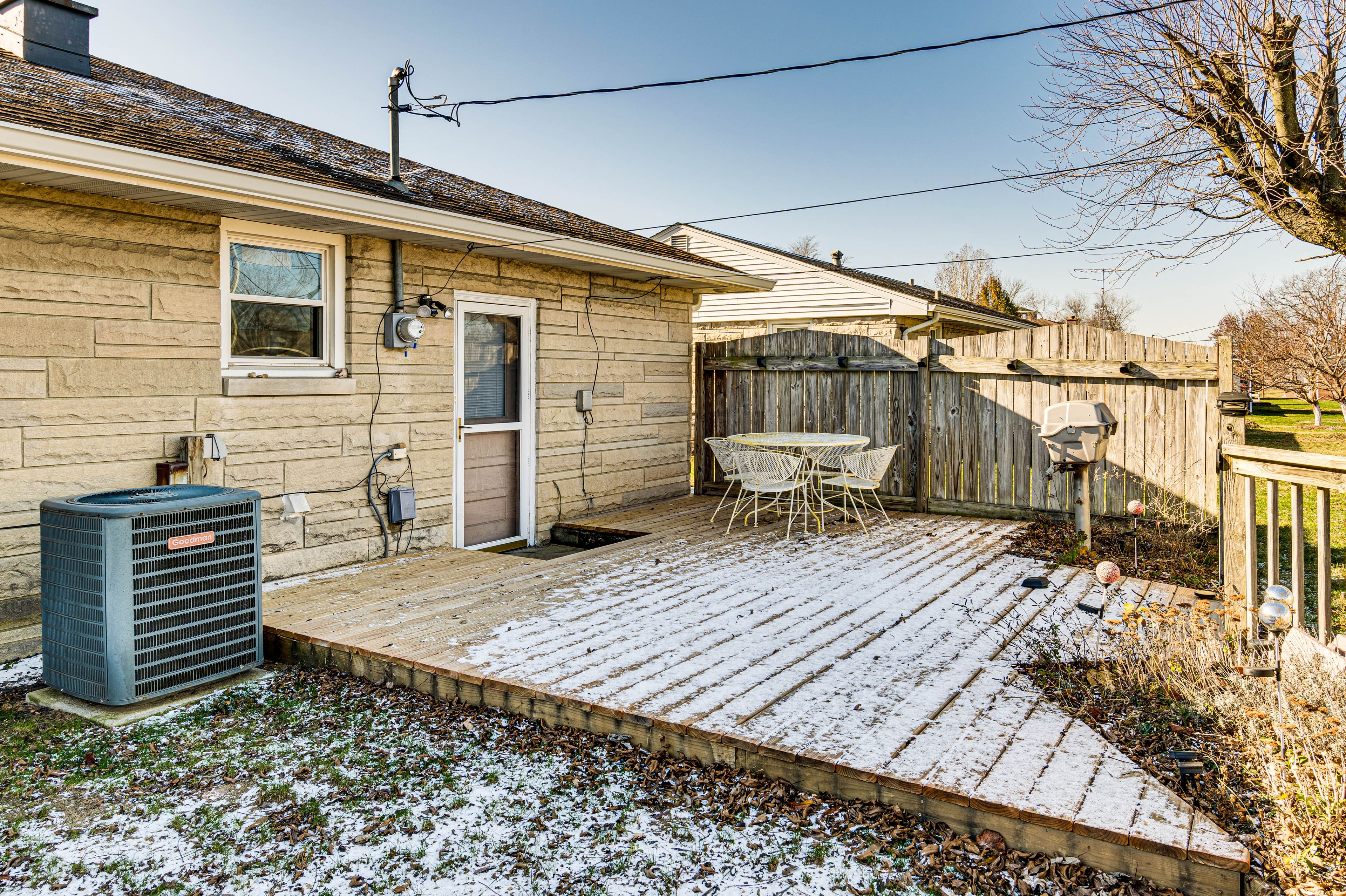 Deck | Outdoor Dining Area | Charcoal Grill