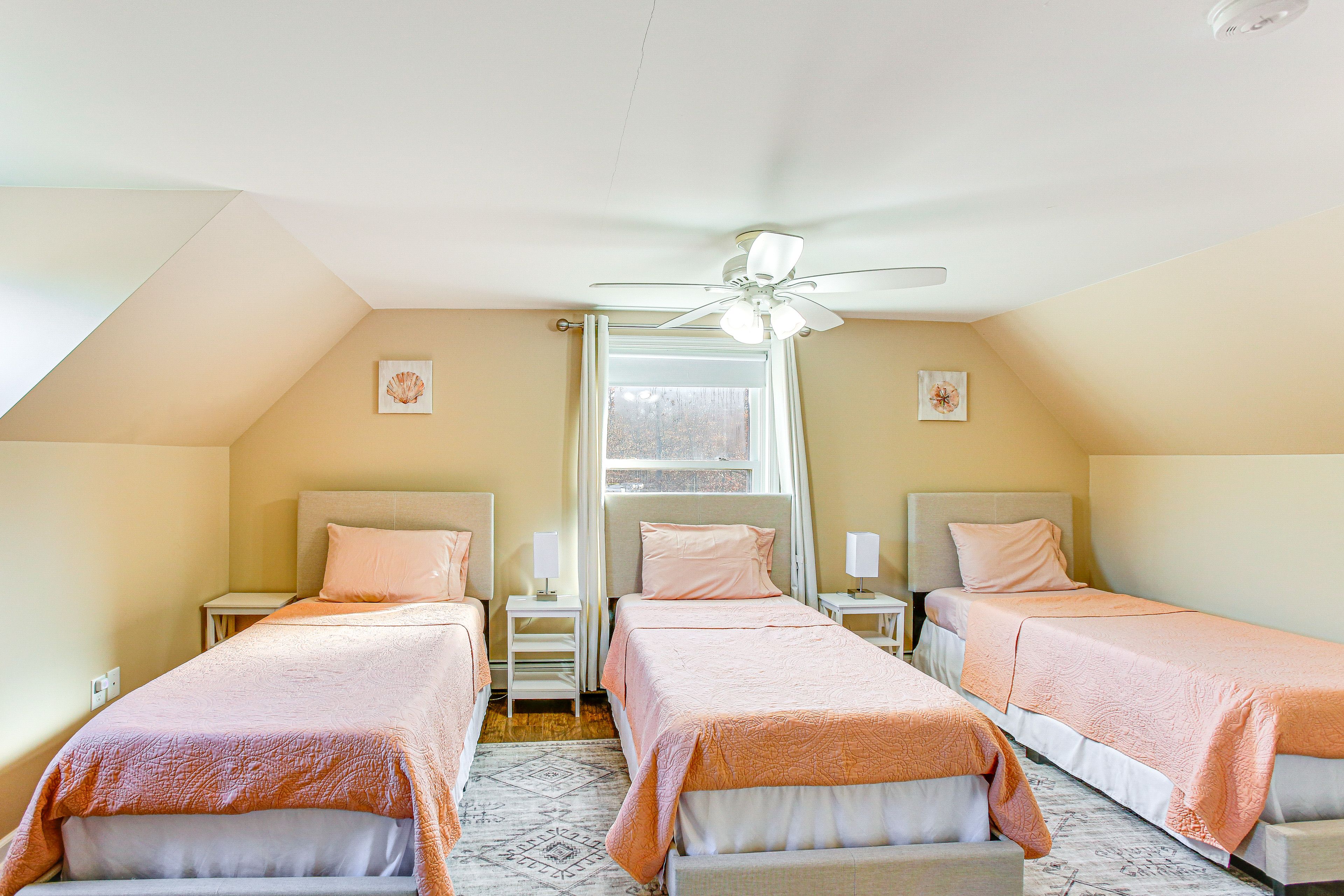 Bedroom 3 | 3 Twin Beds | 2nd Floor