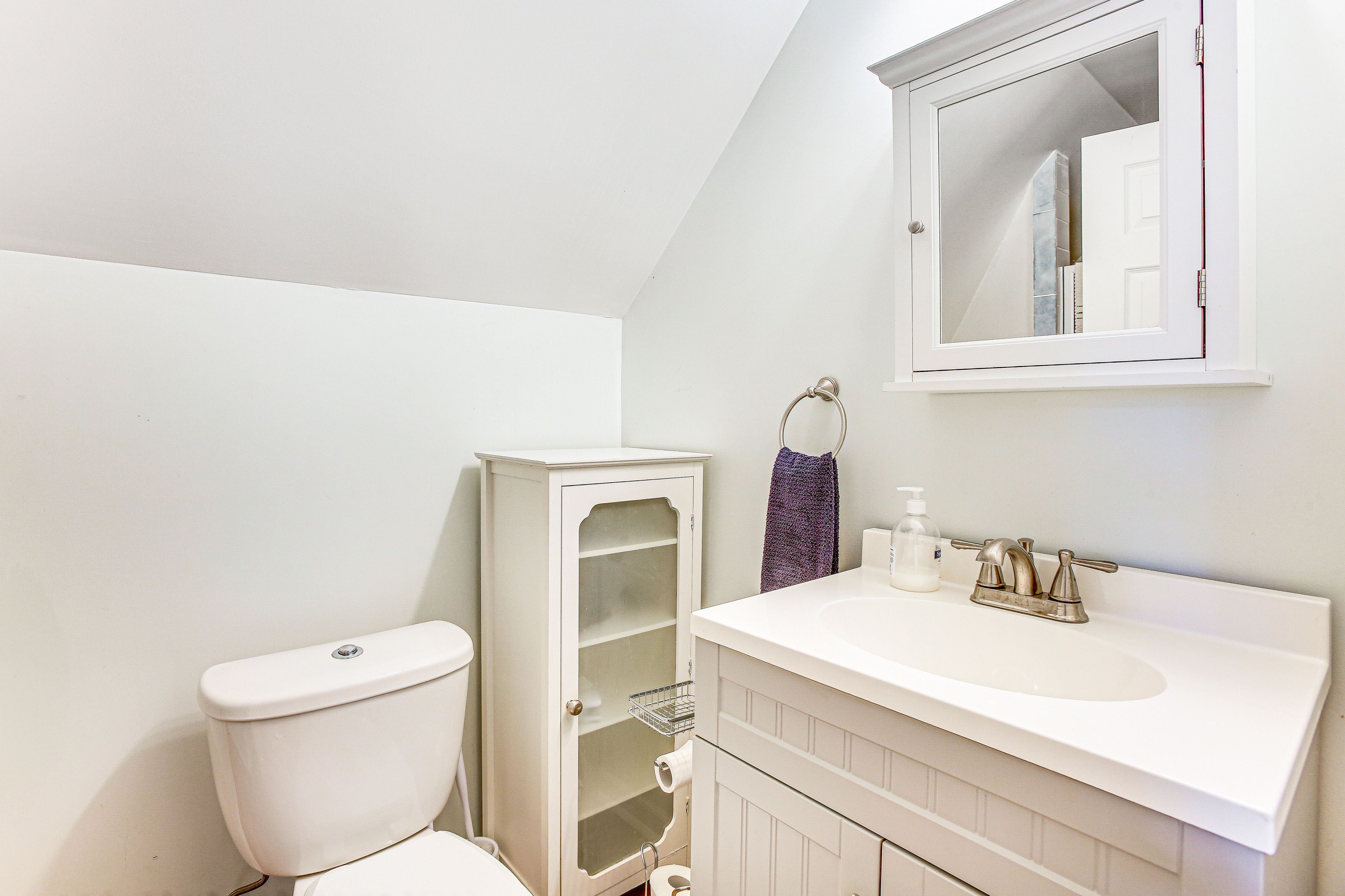 Bathroom | 2nd Floor