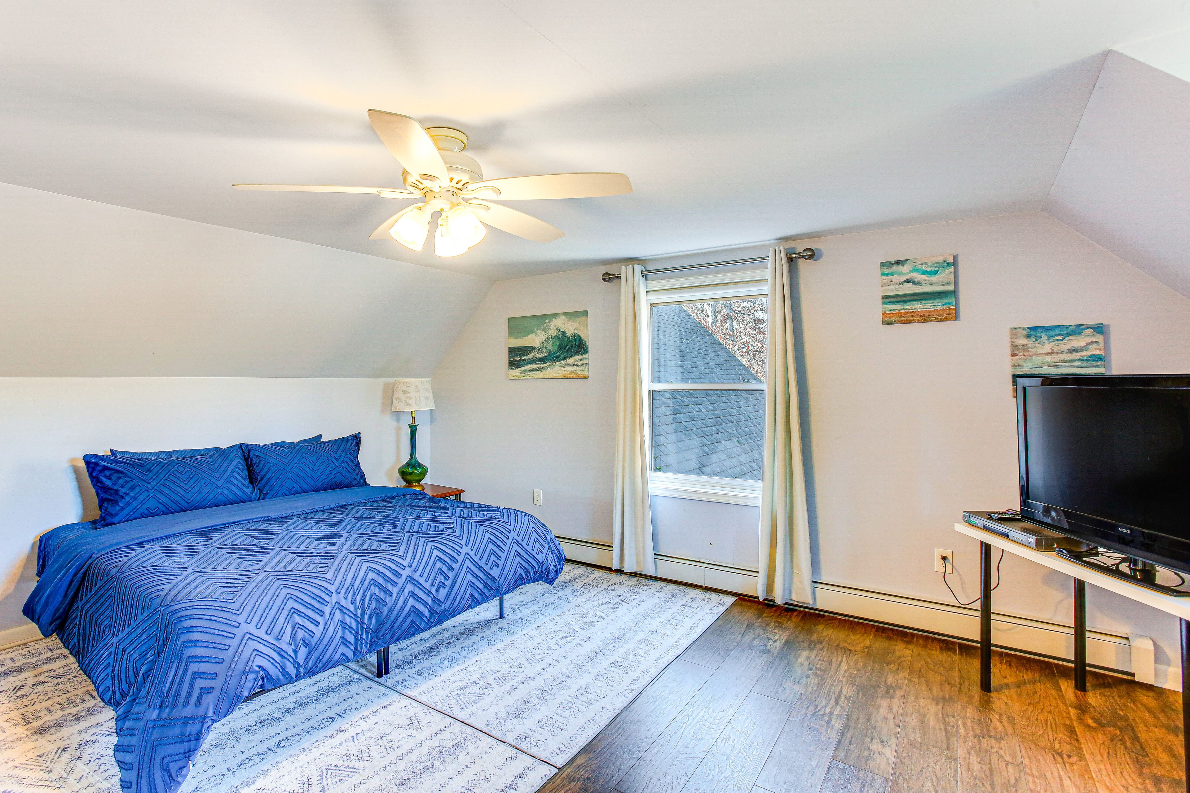 Bedroom 4 | King Bed | 2nd Floor