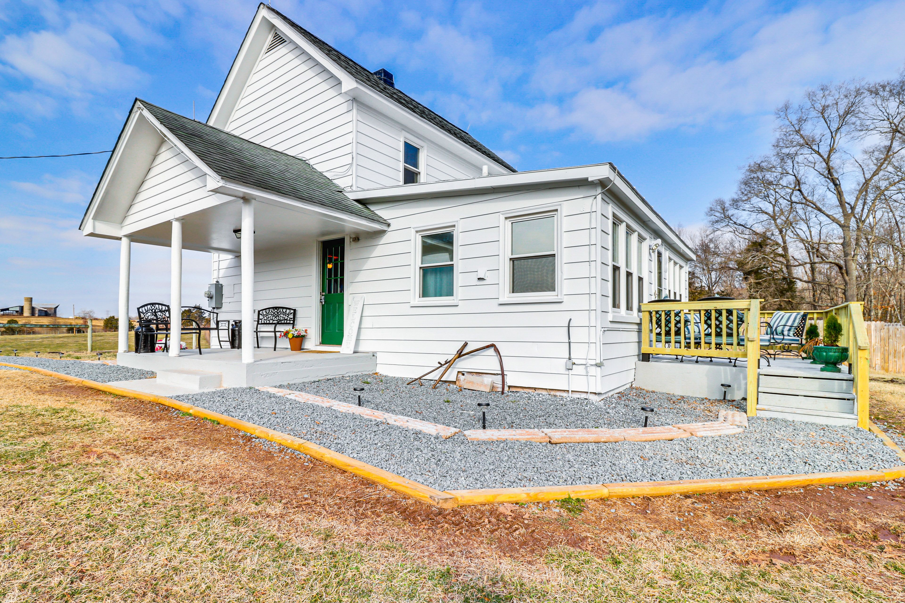 Exterior | Driveway (2 Vehicles)