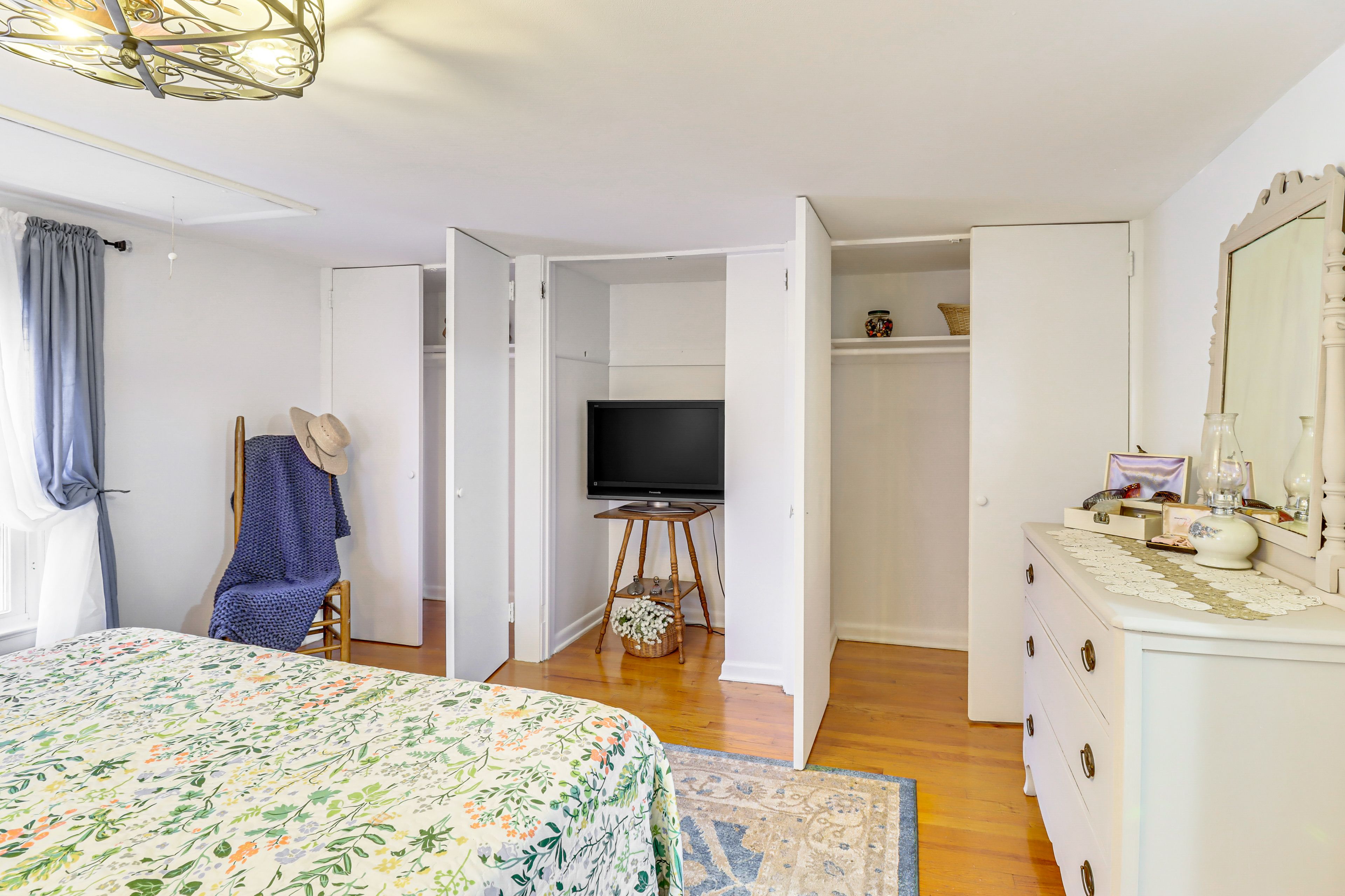 Bedroom 2 | Queen Bed | 2nd Floor