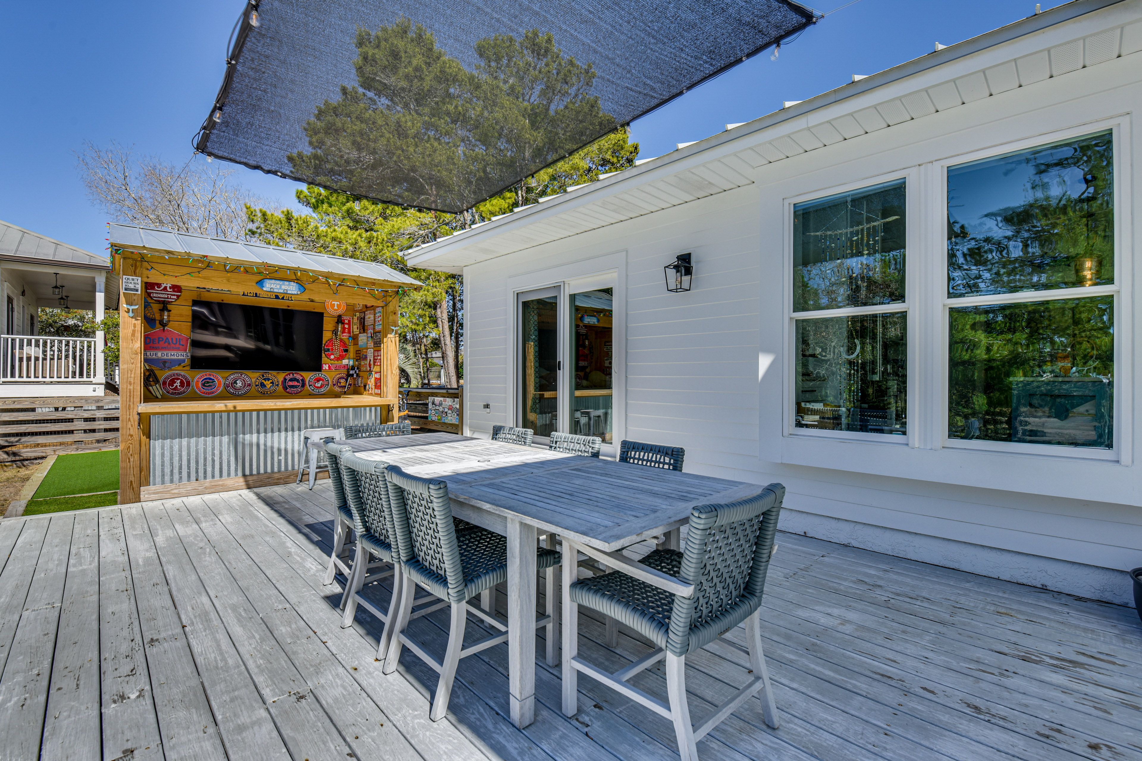 Outdoor Dining Area | Gas Grill | Smart TV