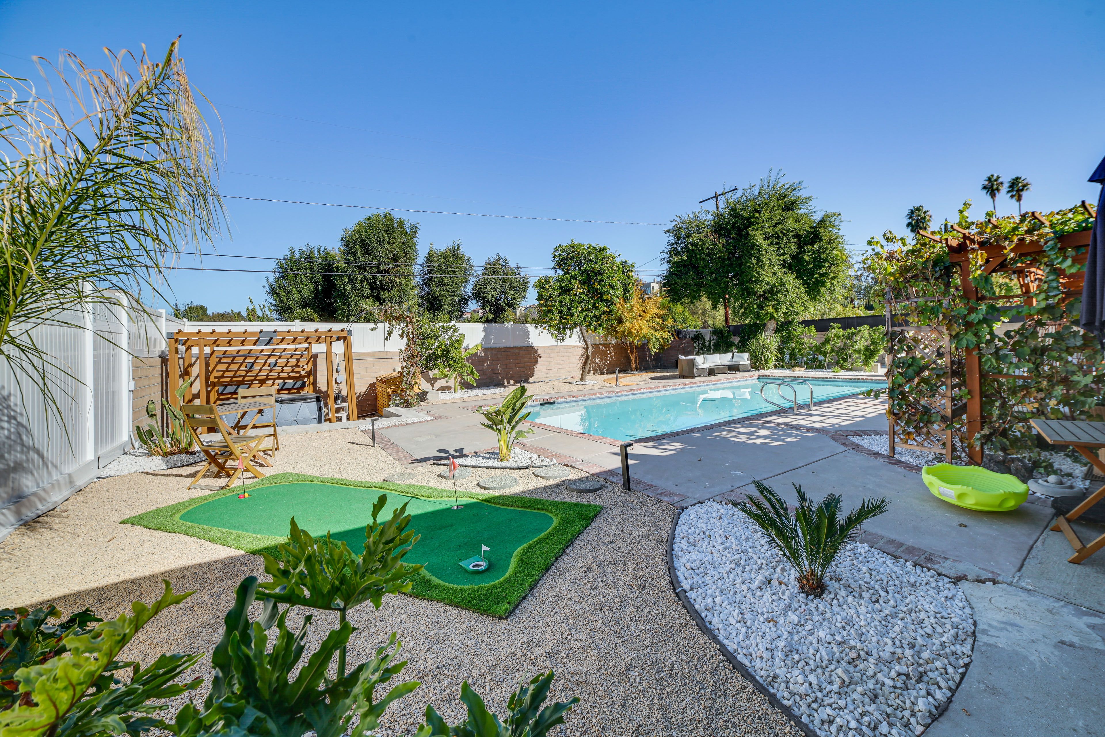 Woodland Hills Vacation Rental | 4BR | 3BA | 2,619 Sq Ft | 2 Steps Required