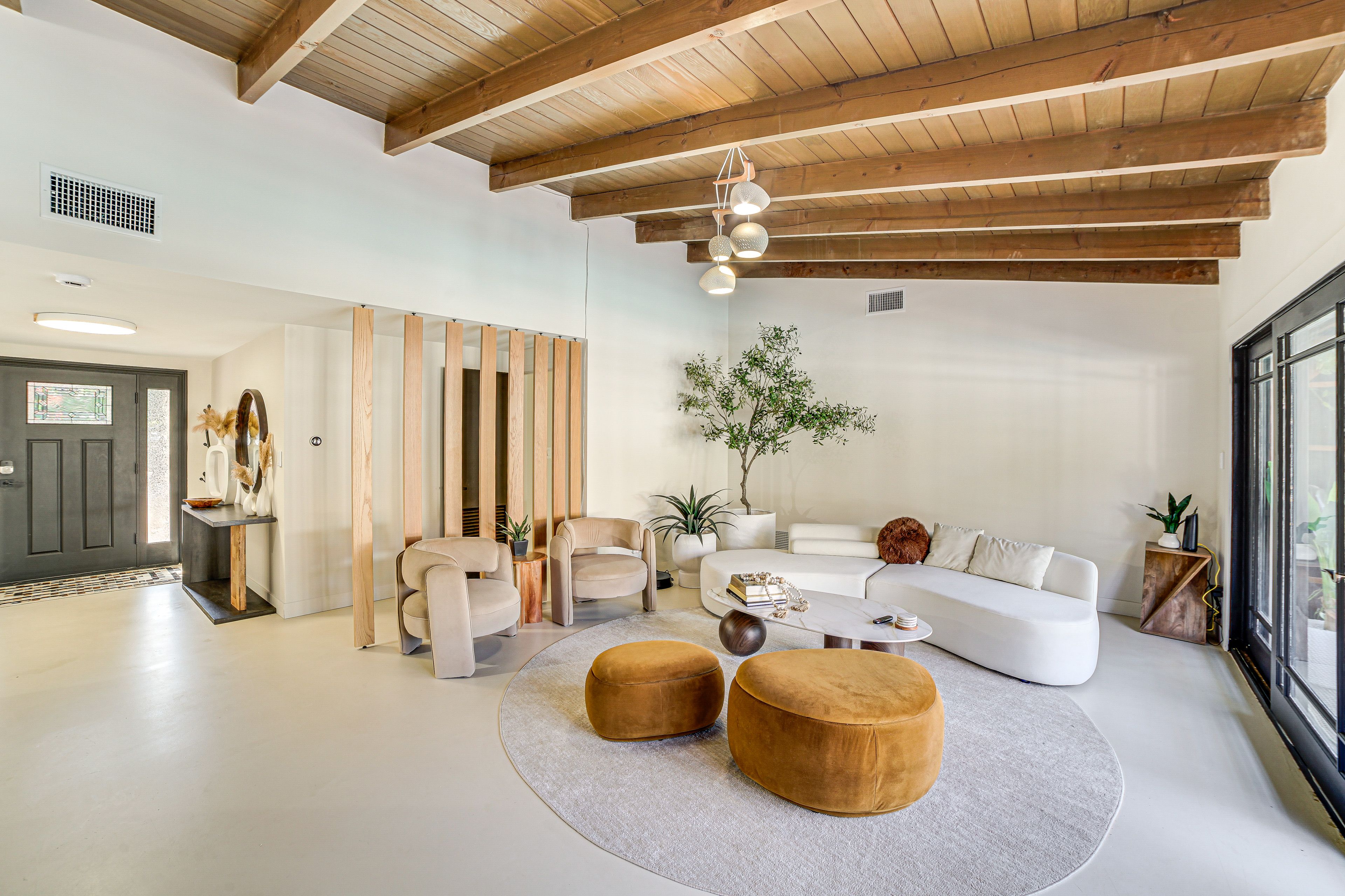 Living Room | Smart TV | Gas Fireplace