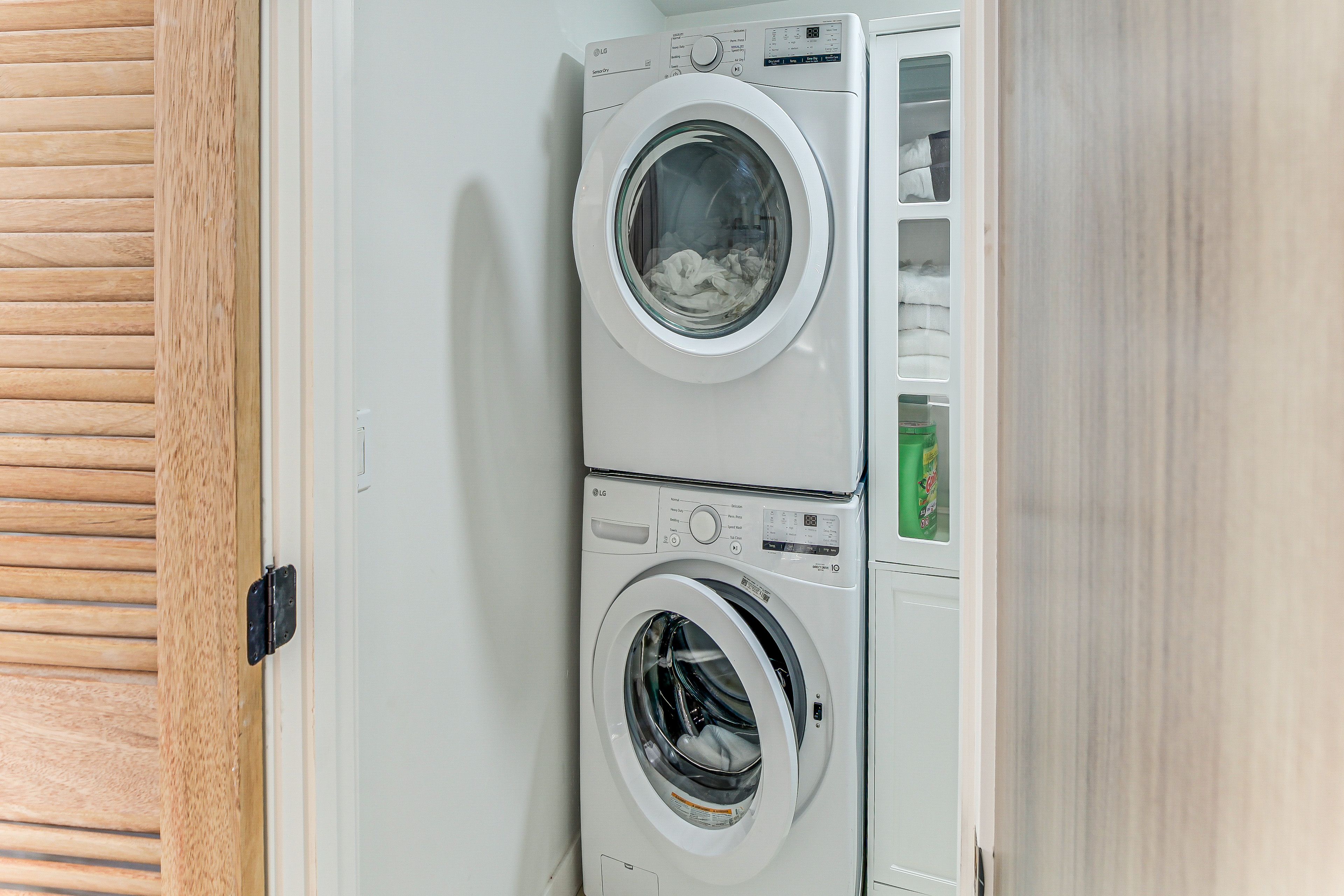 Laundry Closet | Detergent Provided