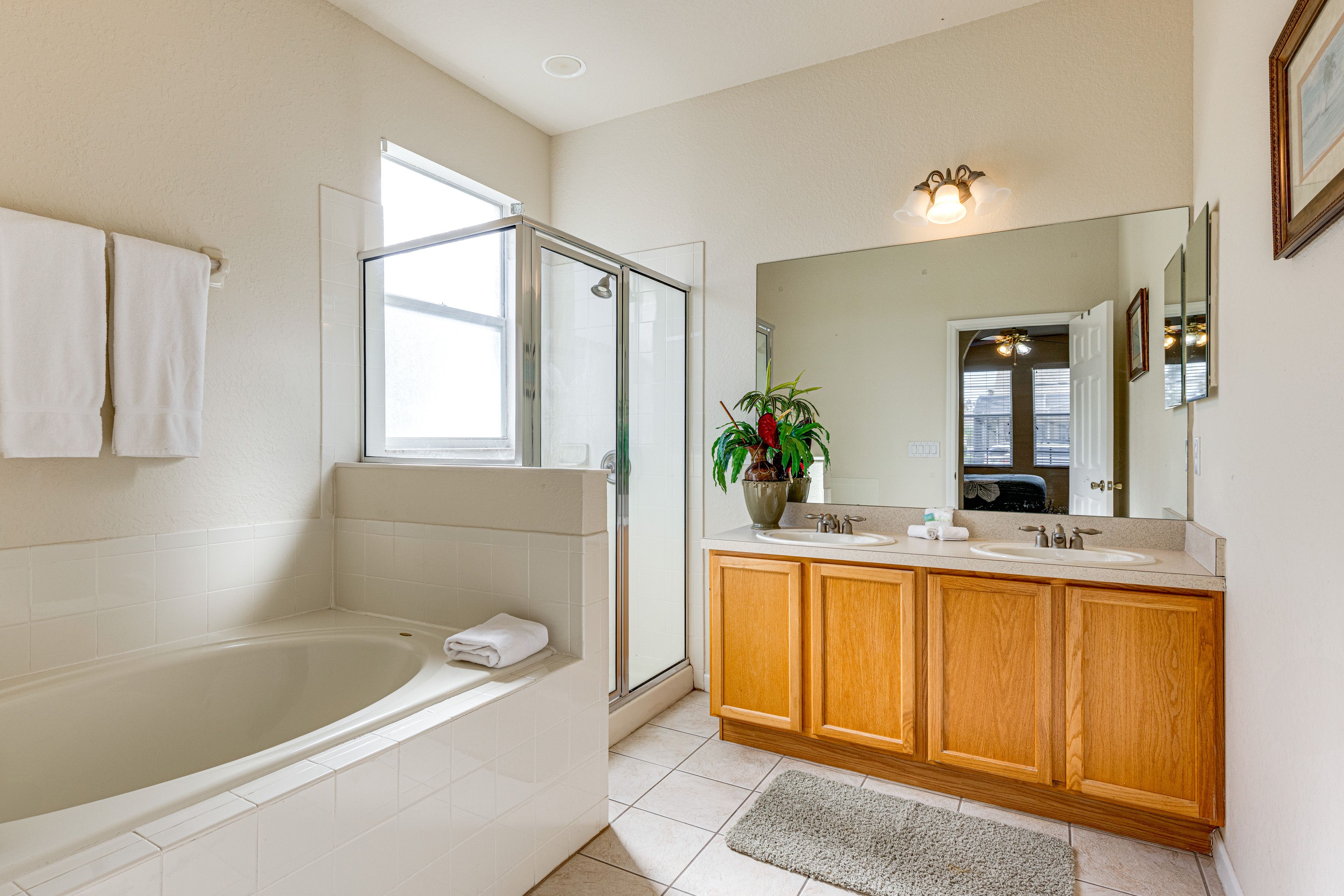 En-Suite Bathroom | Towels Provided