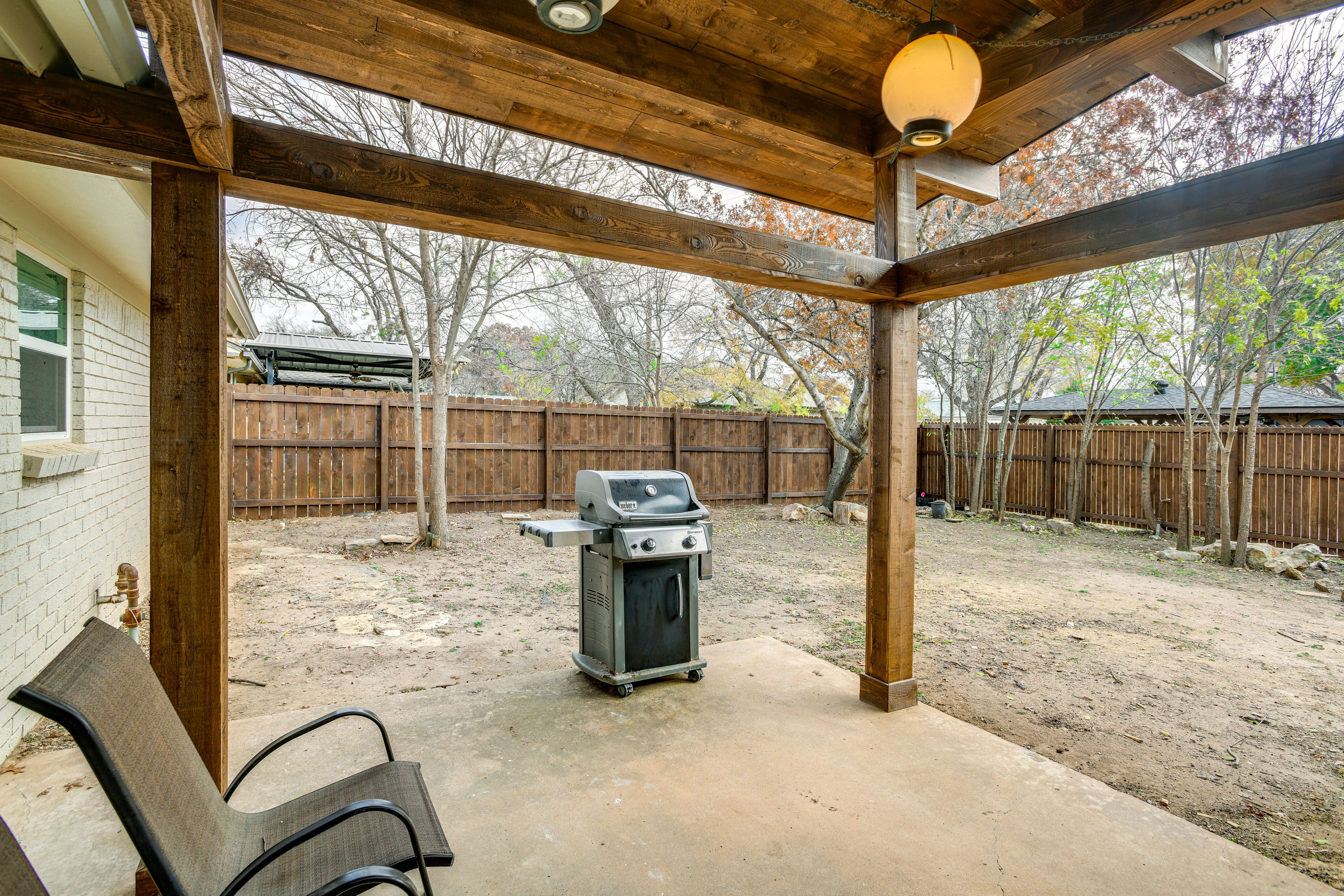 Covered Patio | Gas Grill