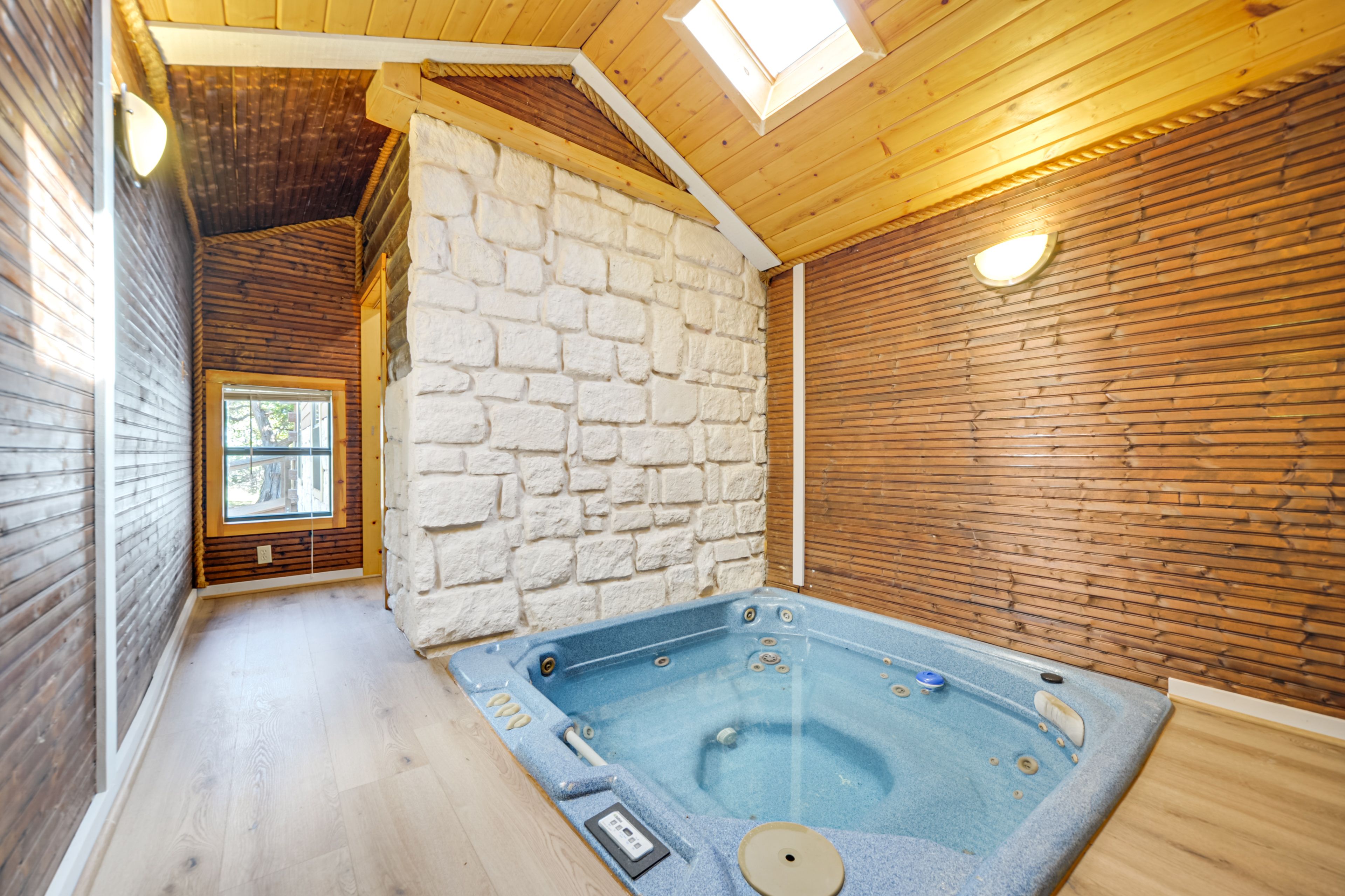 Indoor Jacuzzi | 1st Floor