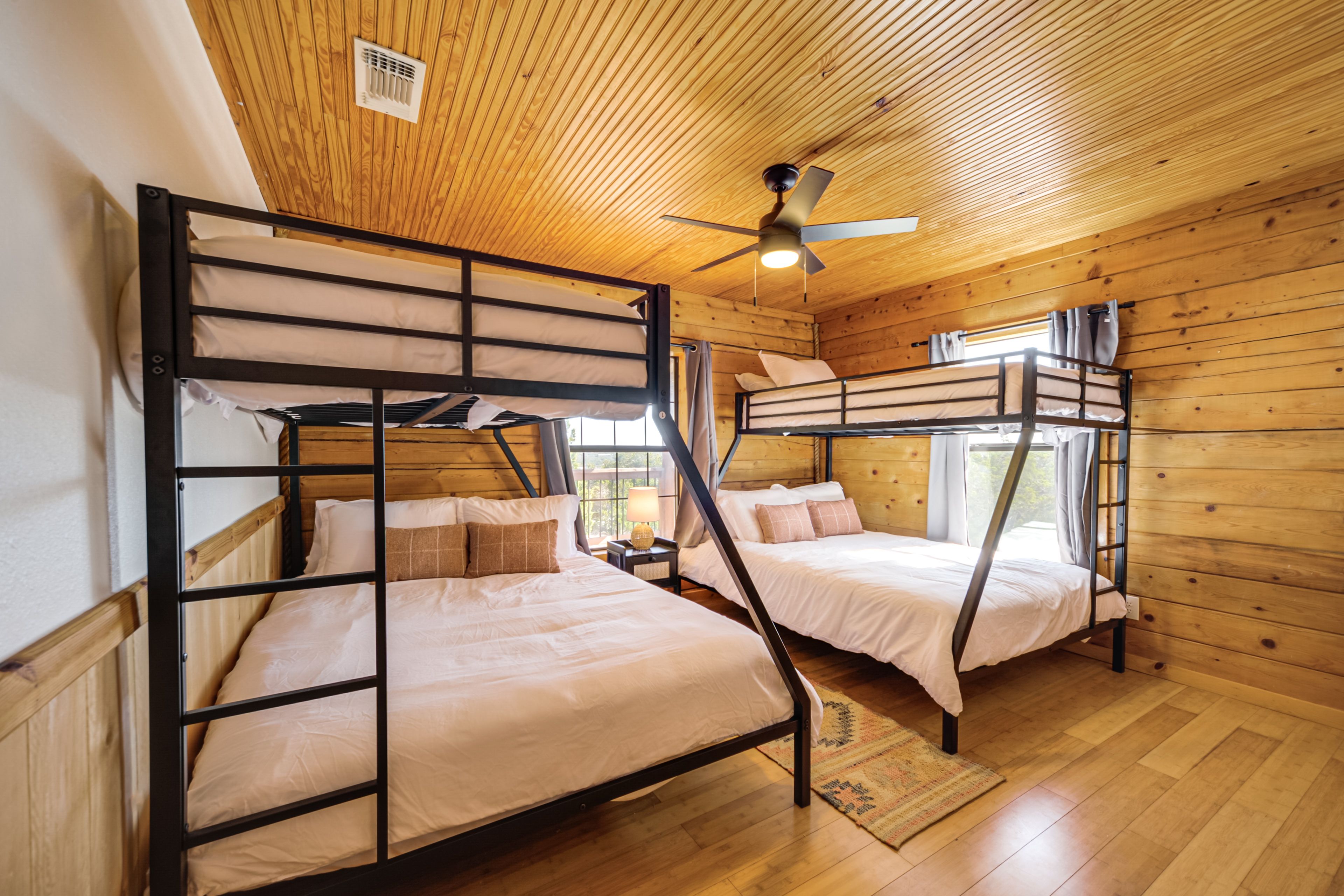 Bedroom 2 | 2 Twin/Queen Bunk Beds | 1st Floor