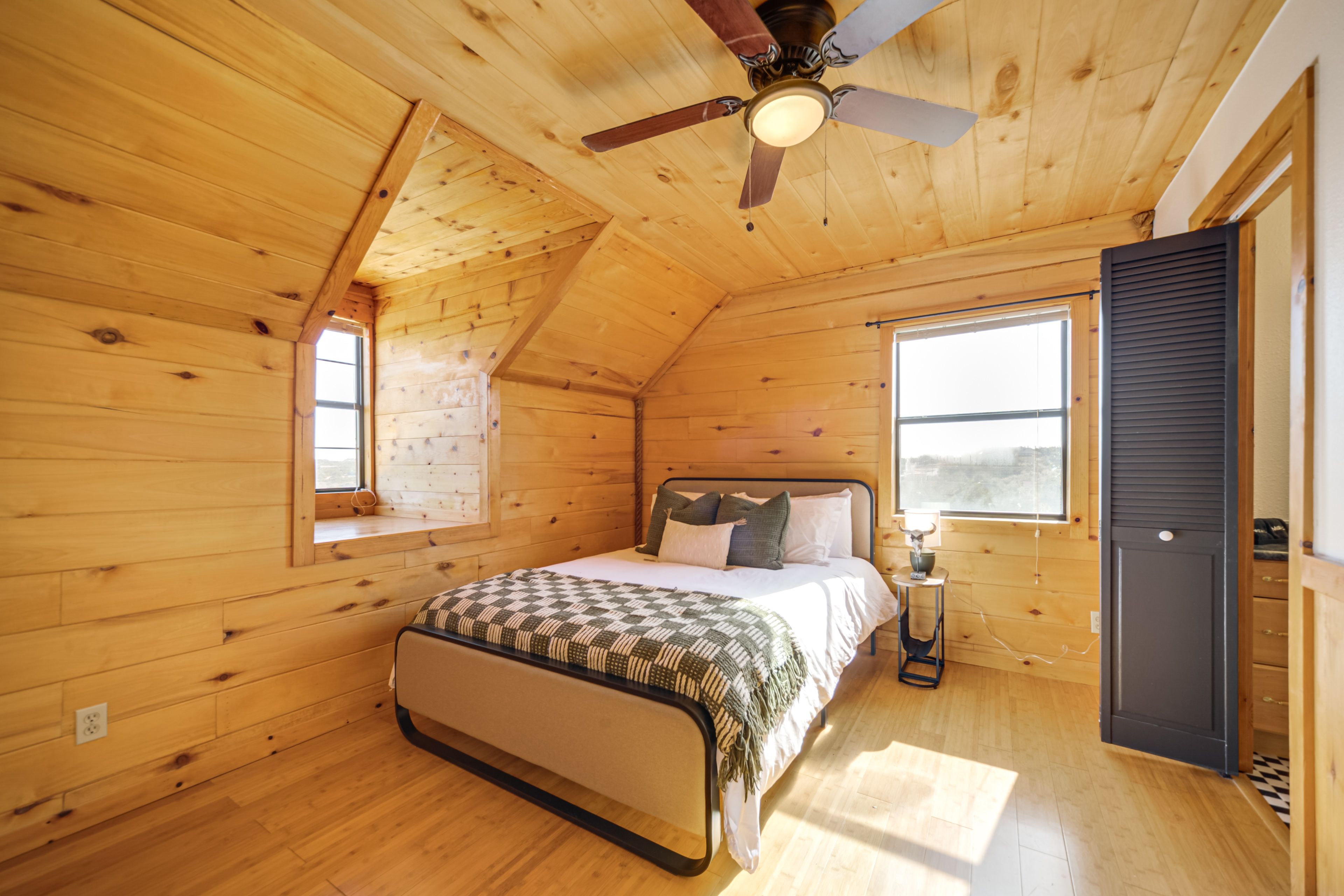 Bedroom 3 | Queen Bed | 2nd Floor