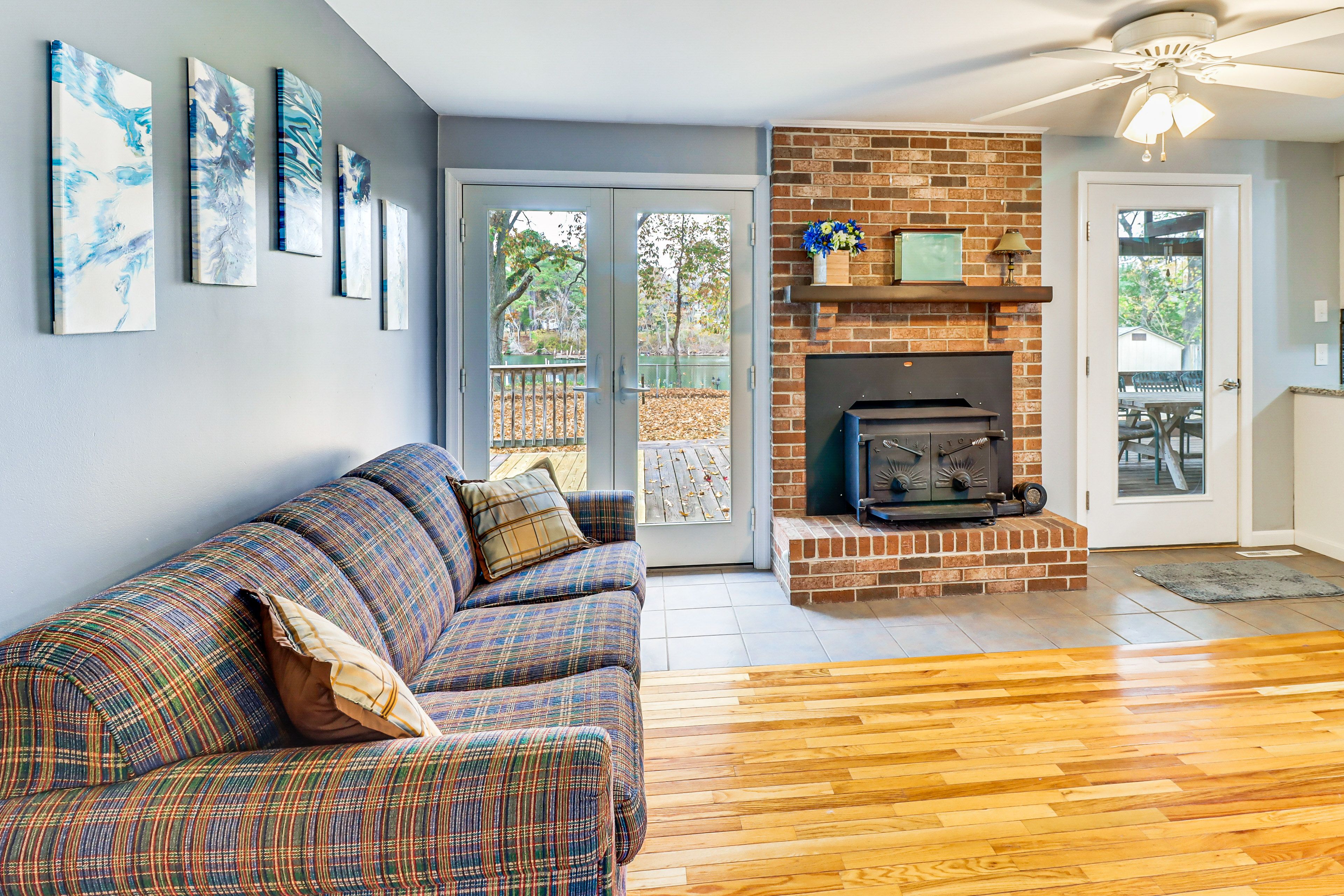 Sitting Room | Wood-Burning Fireplace