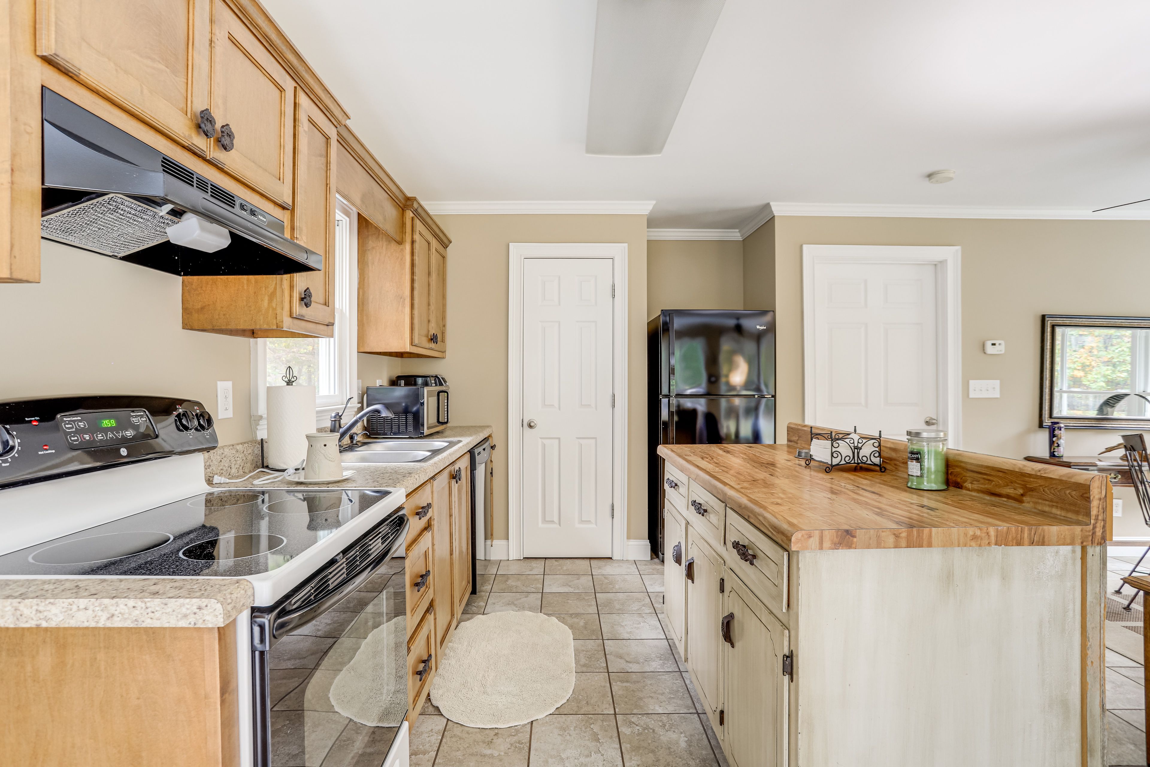 Kitchen | Single-Serve Coffee Maker | Dishwasher | Cooking Basics